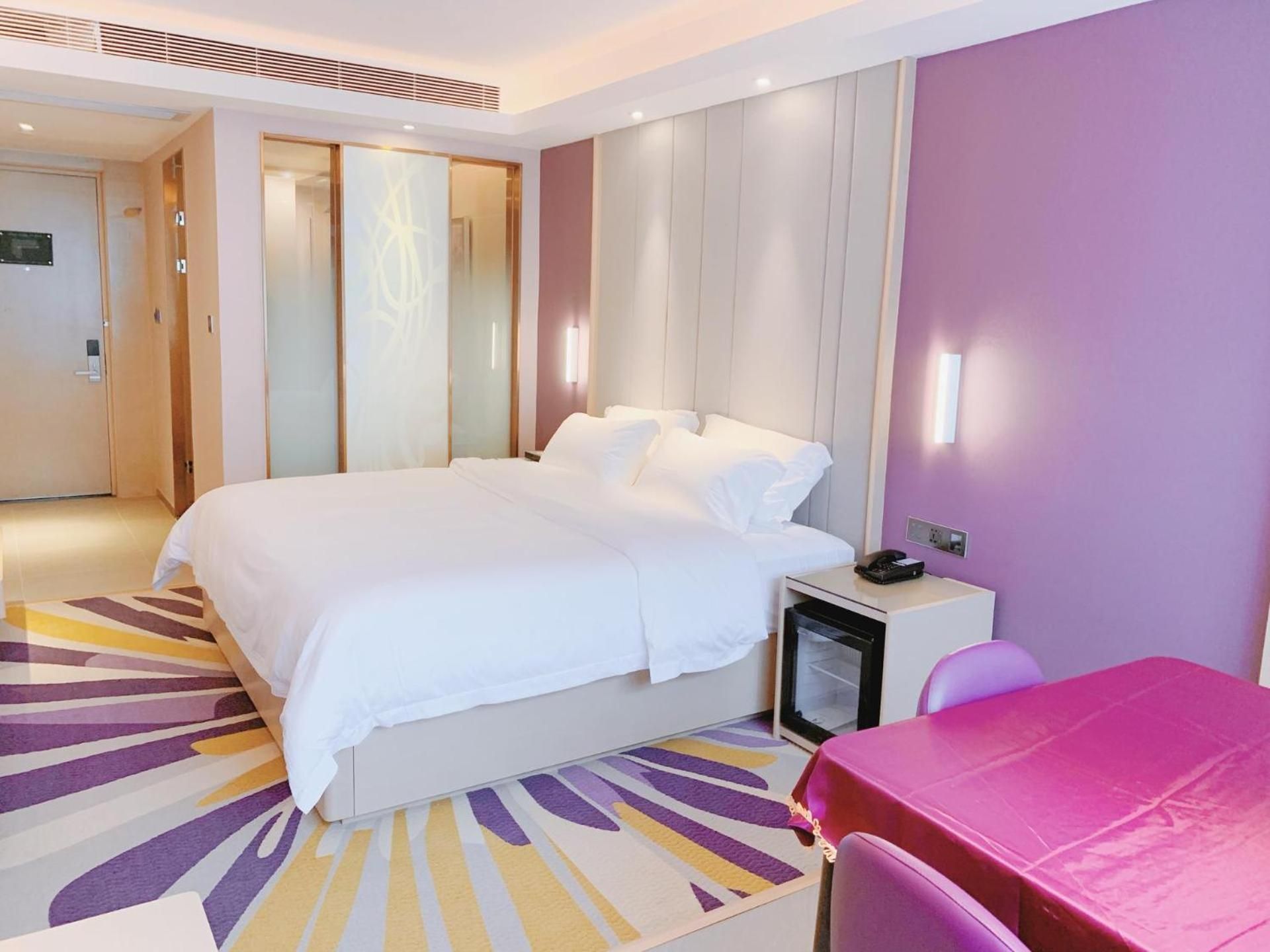 Big Bed Room