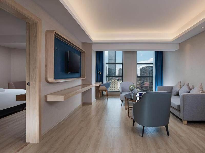 Honorable Suite with View