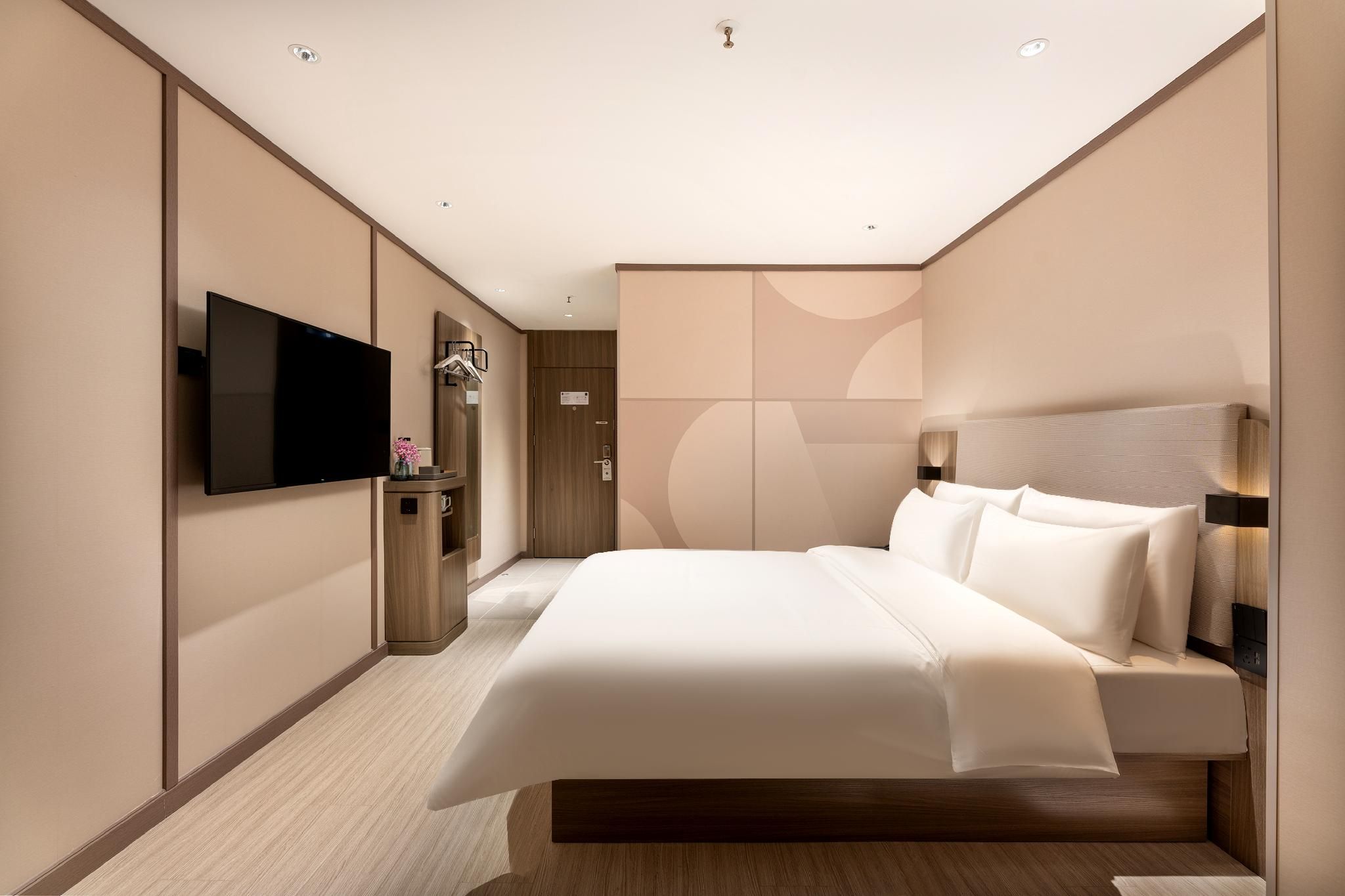 Huazhu - Room With Bed