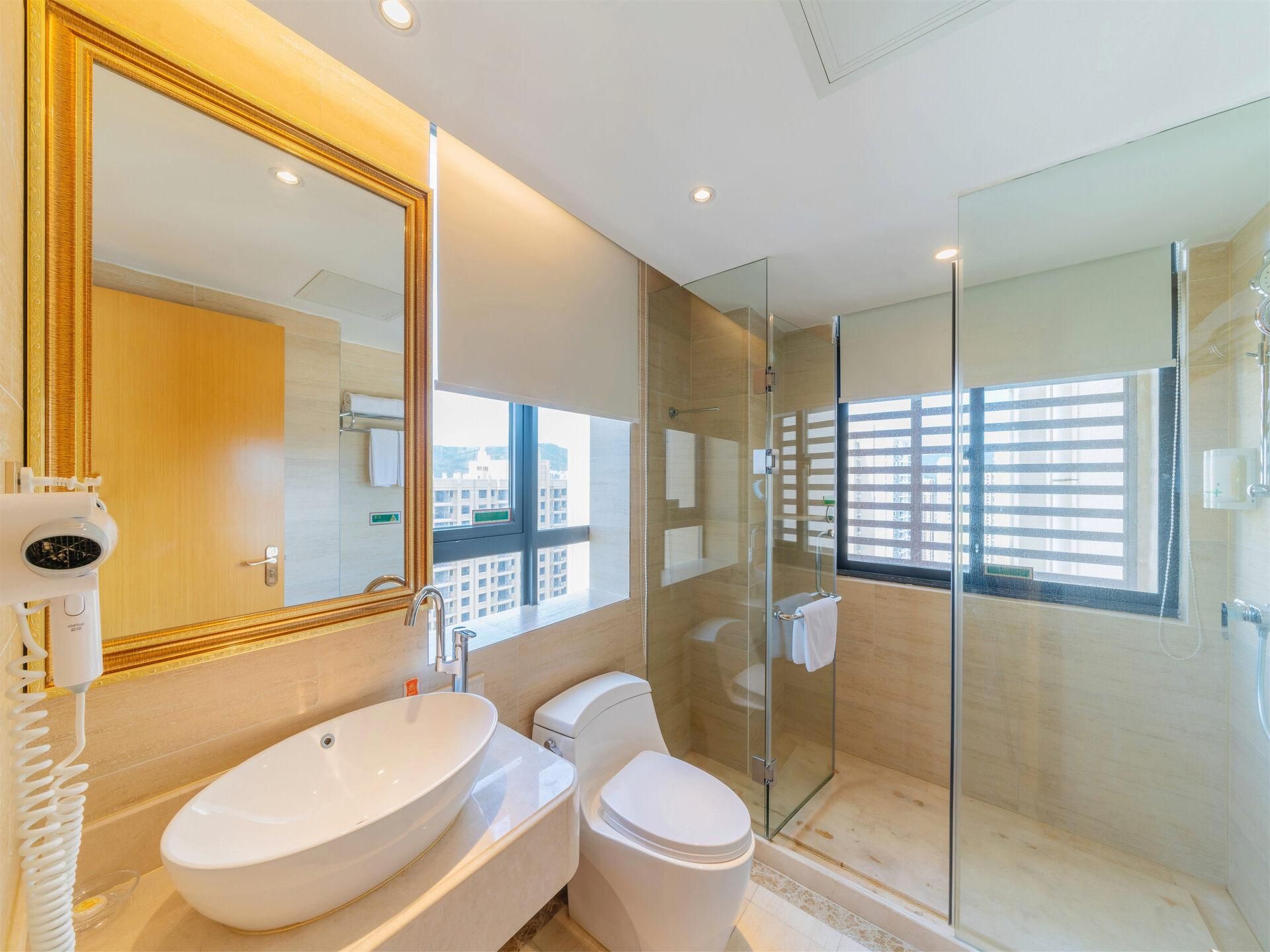 Business King Room