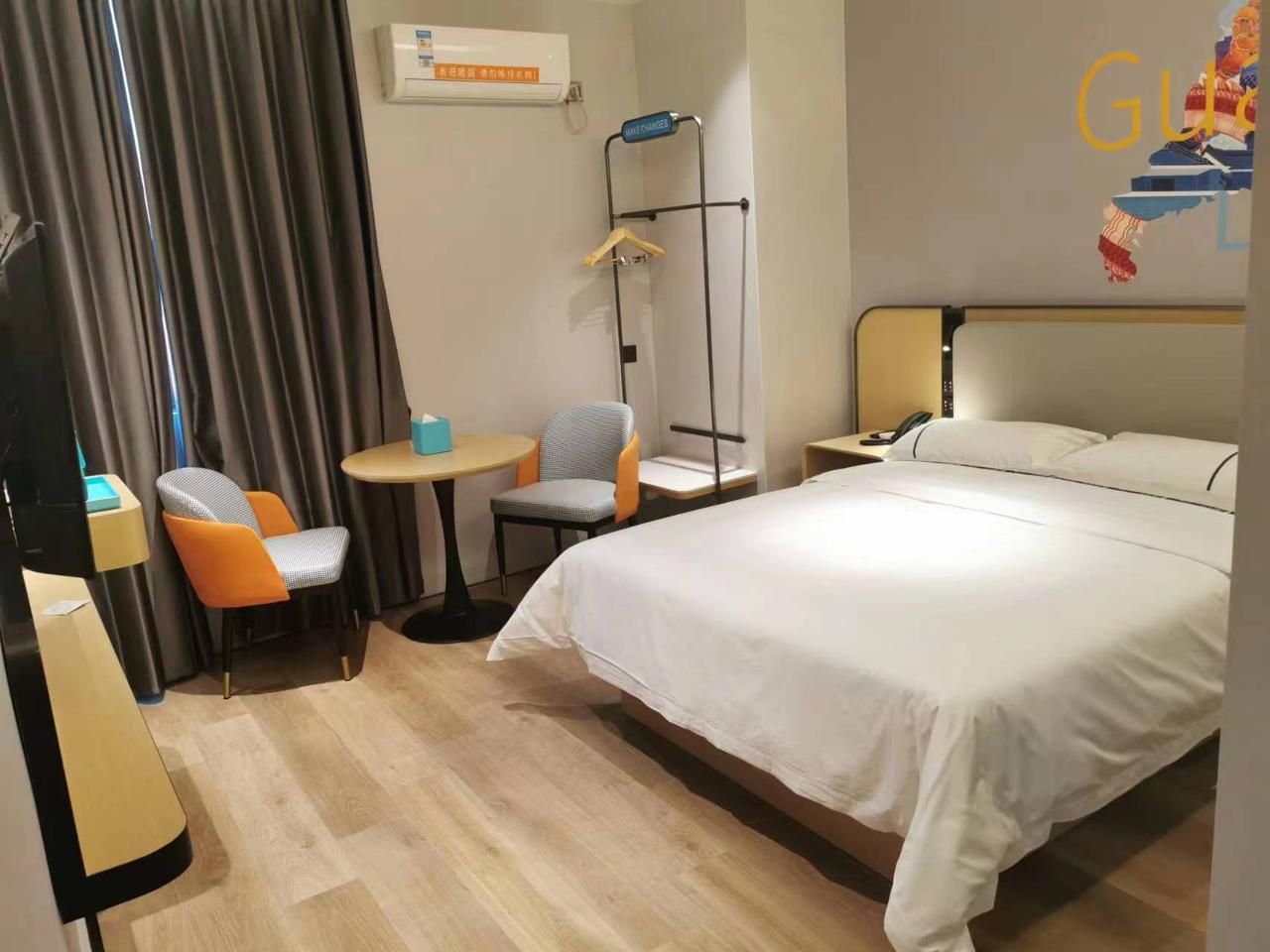 Dossen - Deluxe Bed Room