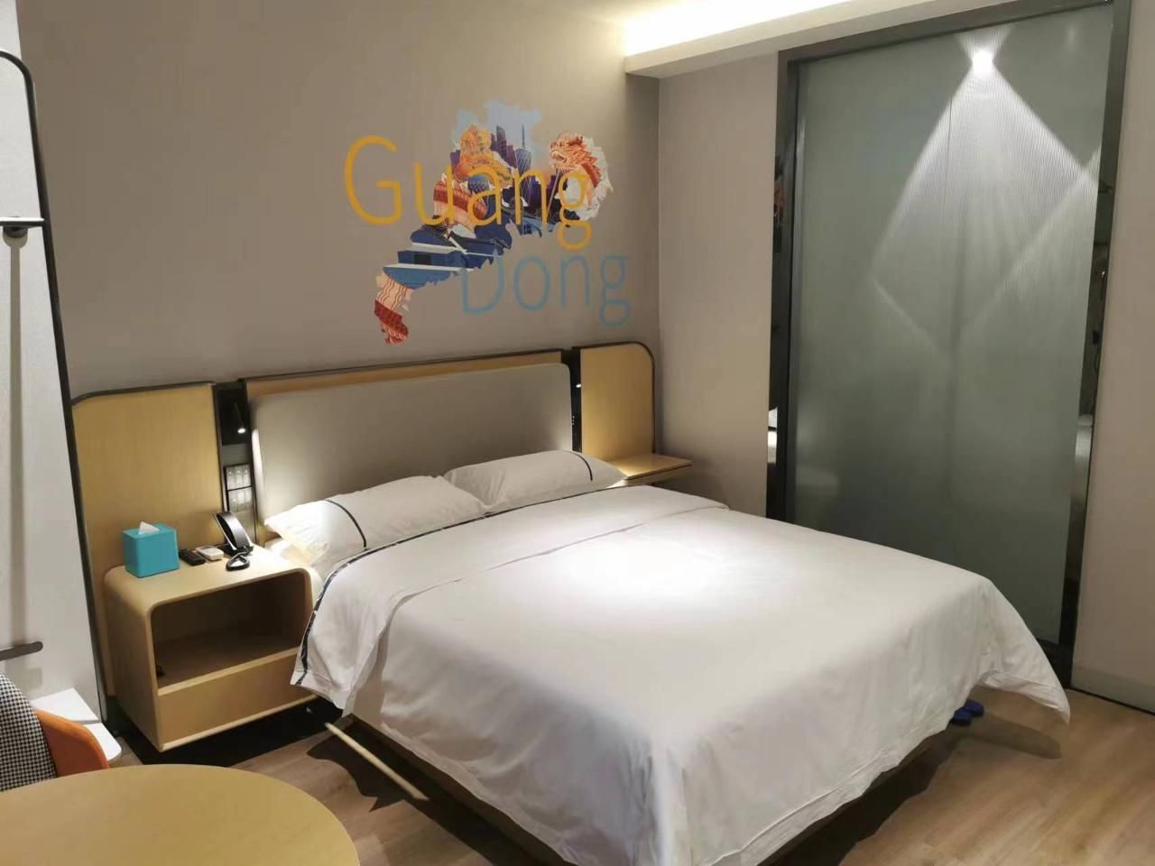 Dossen - Deluxe Bed Room