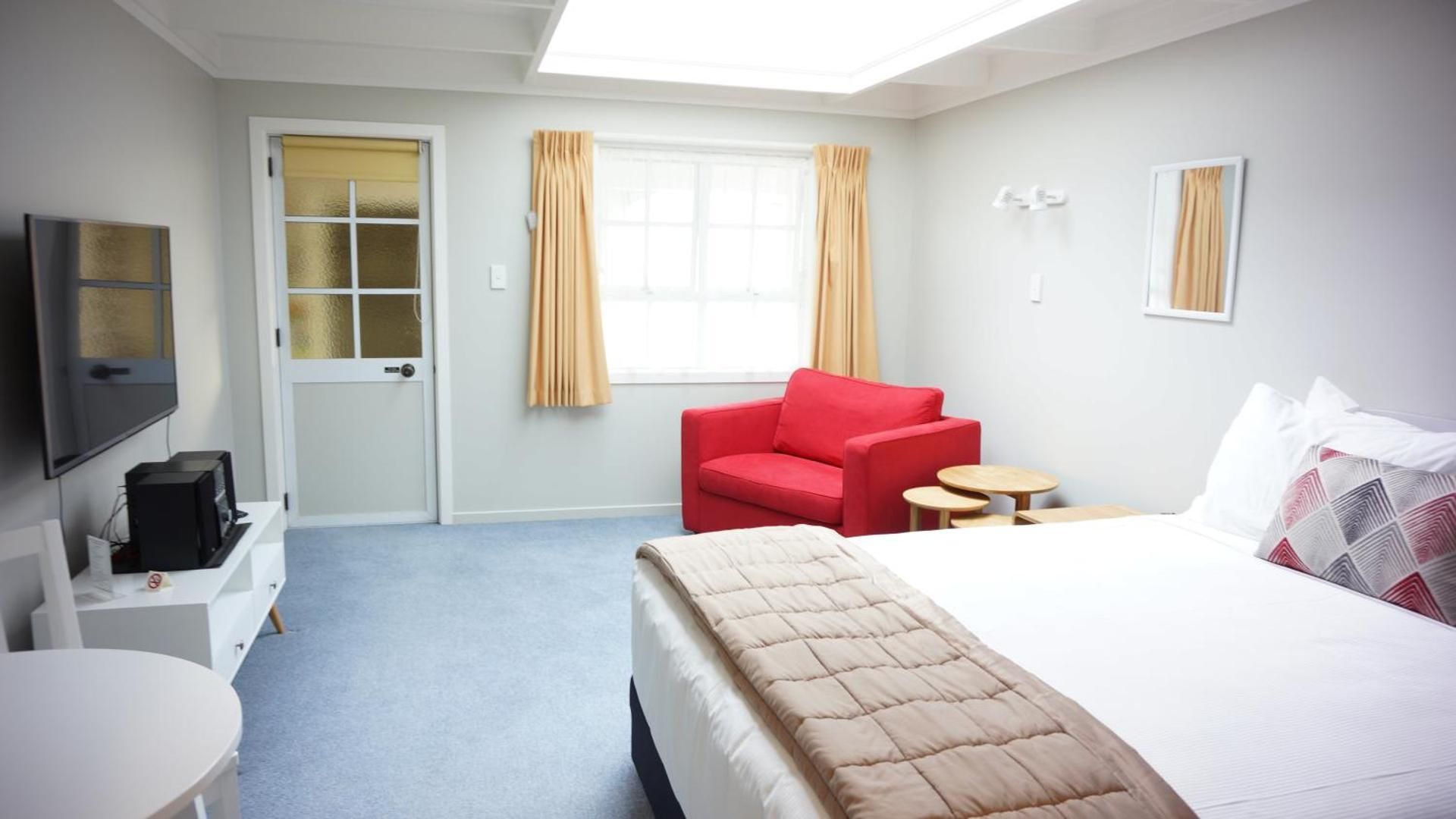 Studio with Mineral Spa Pool
