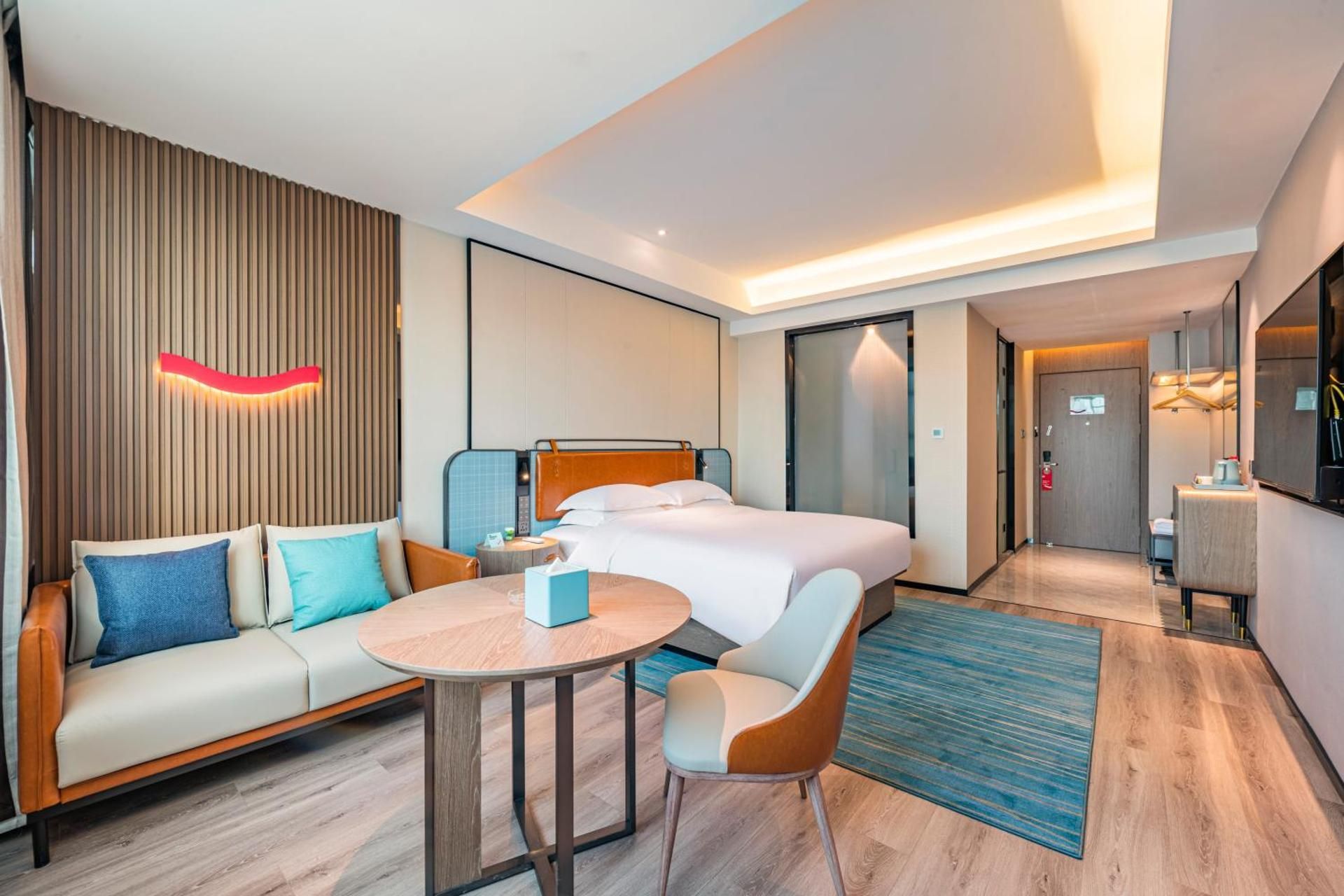 Deluxe Queen Room