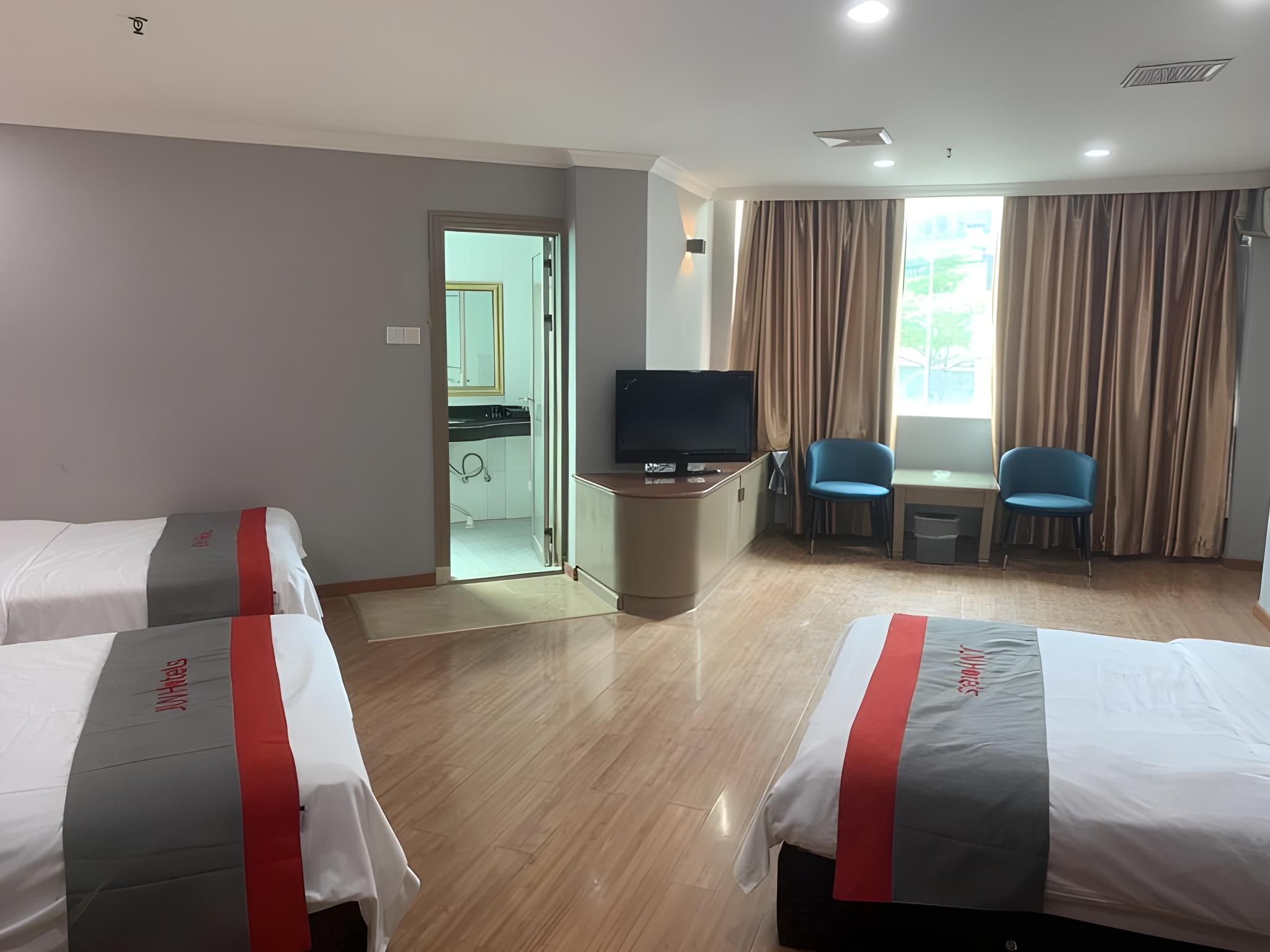 Premier 3 Bed Room