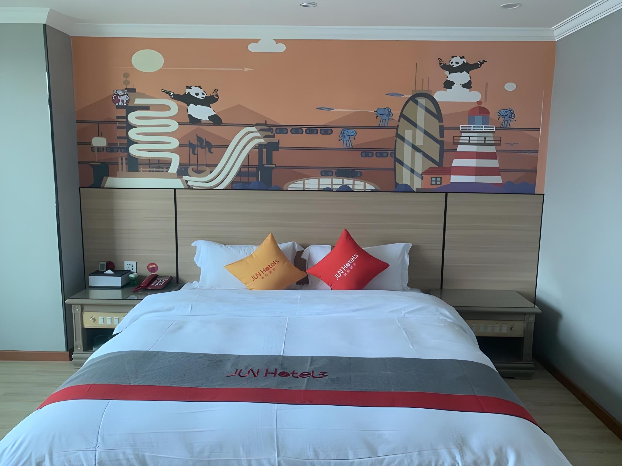 Queen Deluxe Room