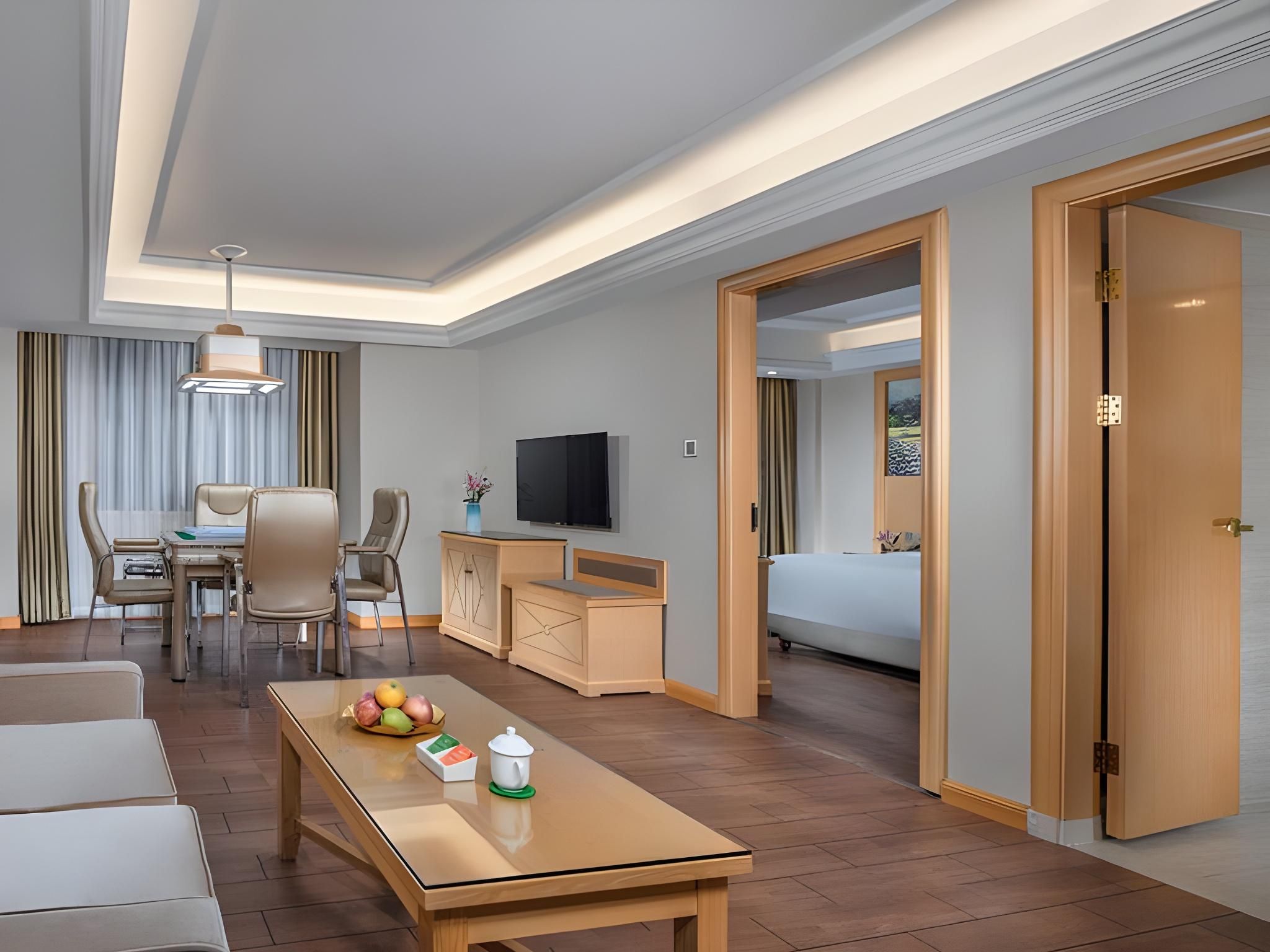 Vienna - Functional Chess Suite Room