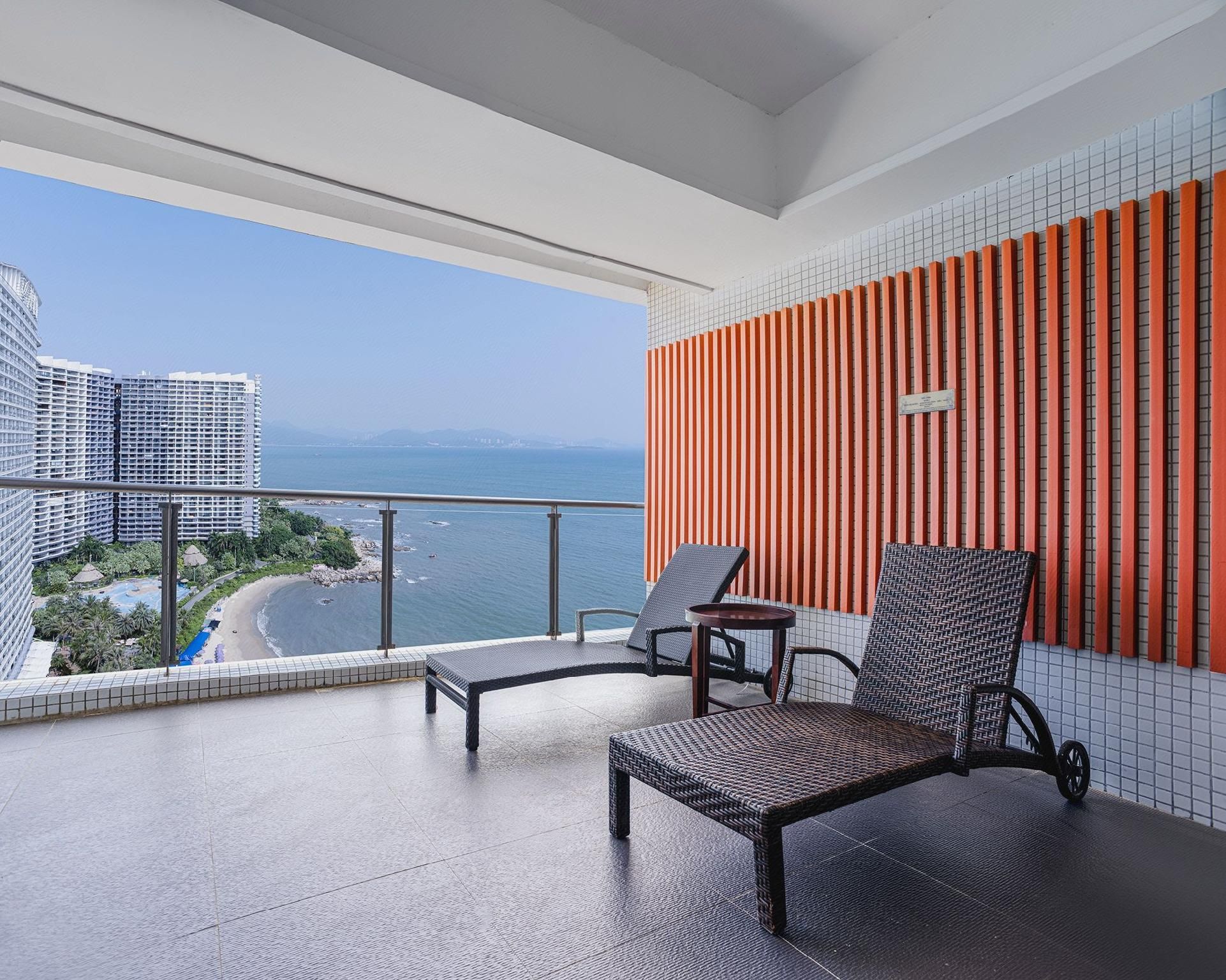 Country Garden Phoenix Hotel Silver Beach Huizhou Superior Twin Room with Sea View 2