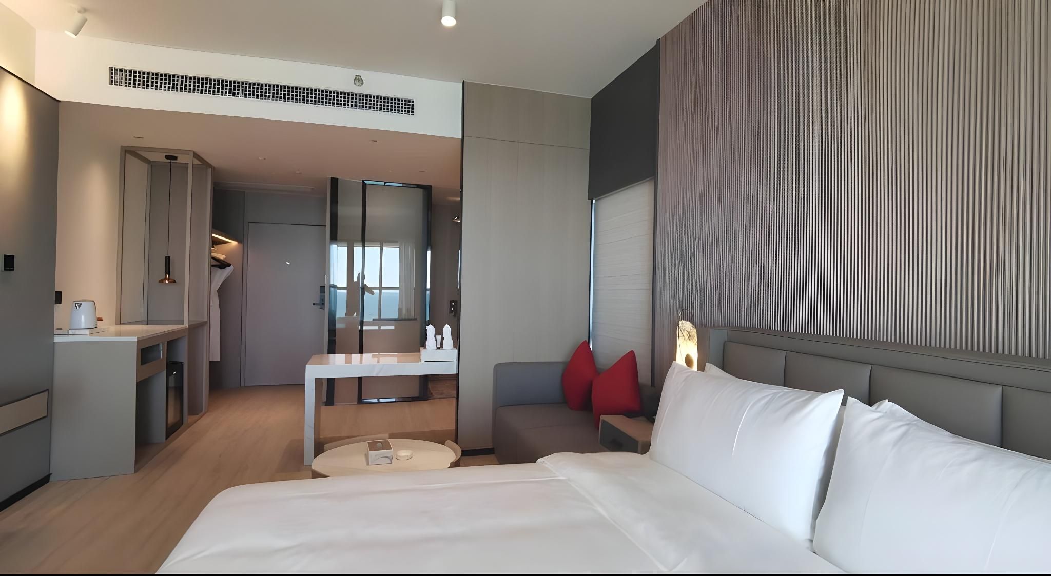 1 King Bed, Premier Room, Sea View, Non-Smoking