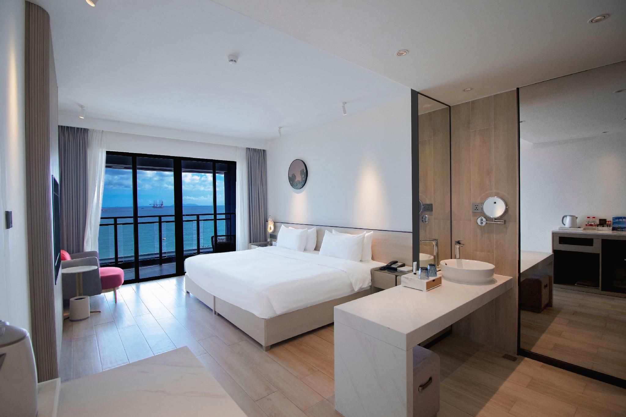 1 King Bed, Deluxe Room, Sea View, Non-Smoking