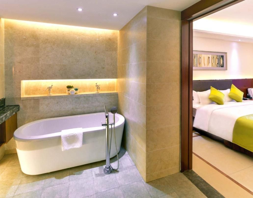 Deluxe Suite with Sea View