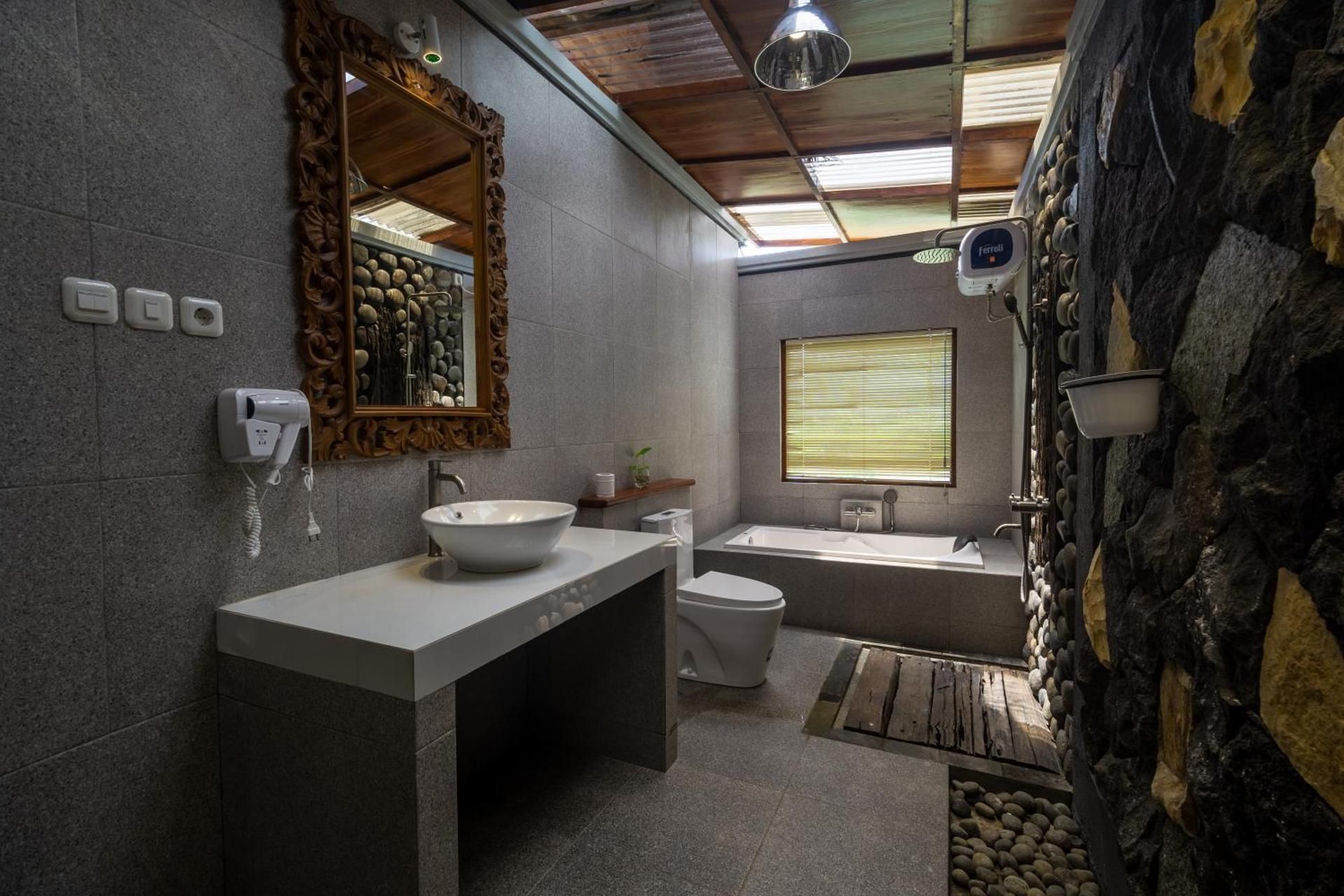 Suite with Pool View