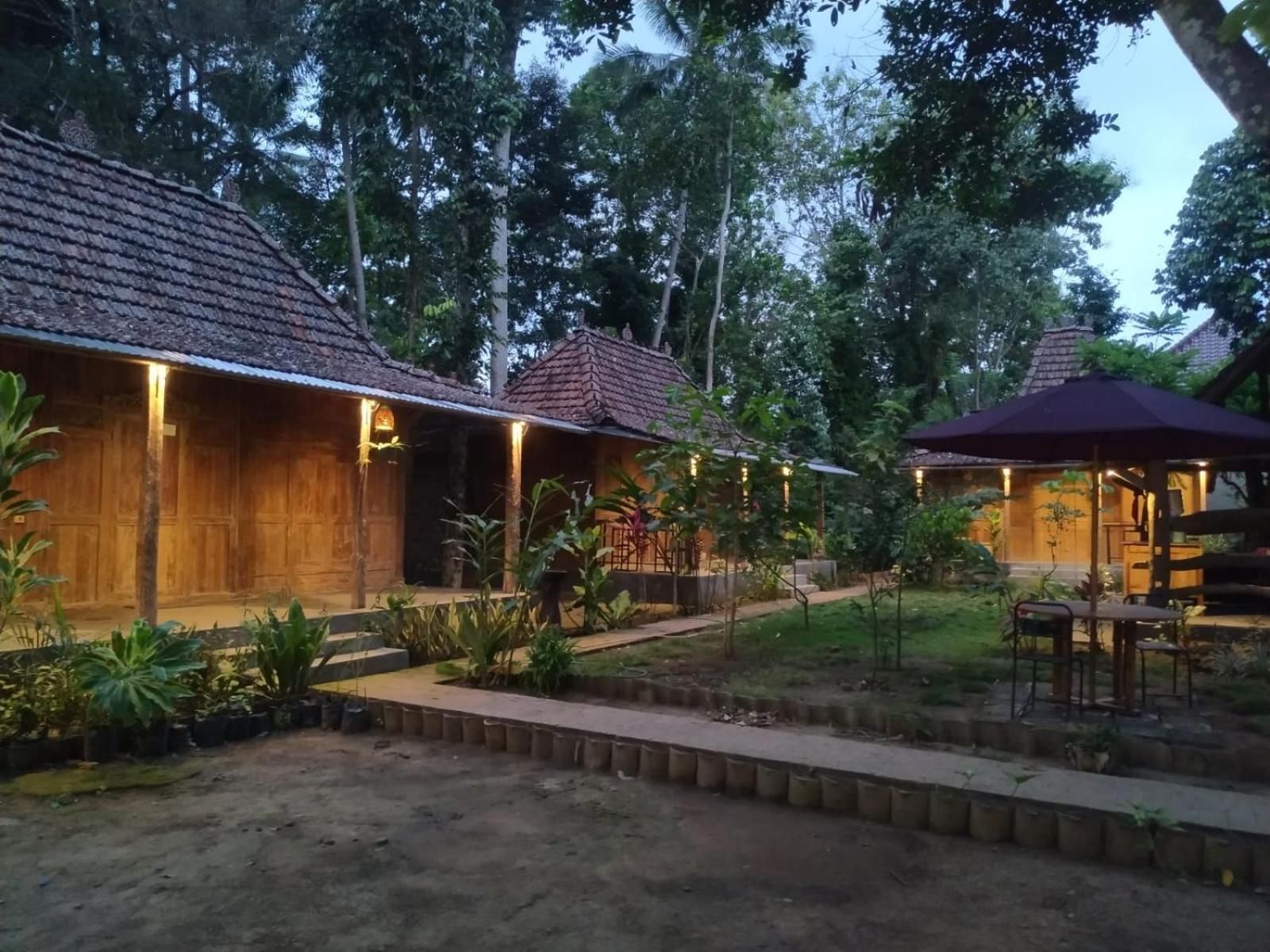 omah kayu jagalan