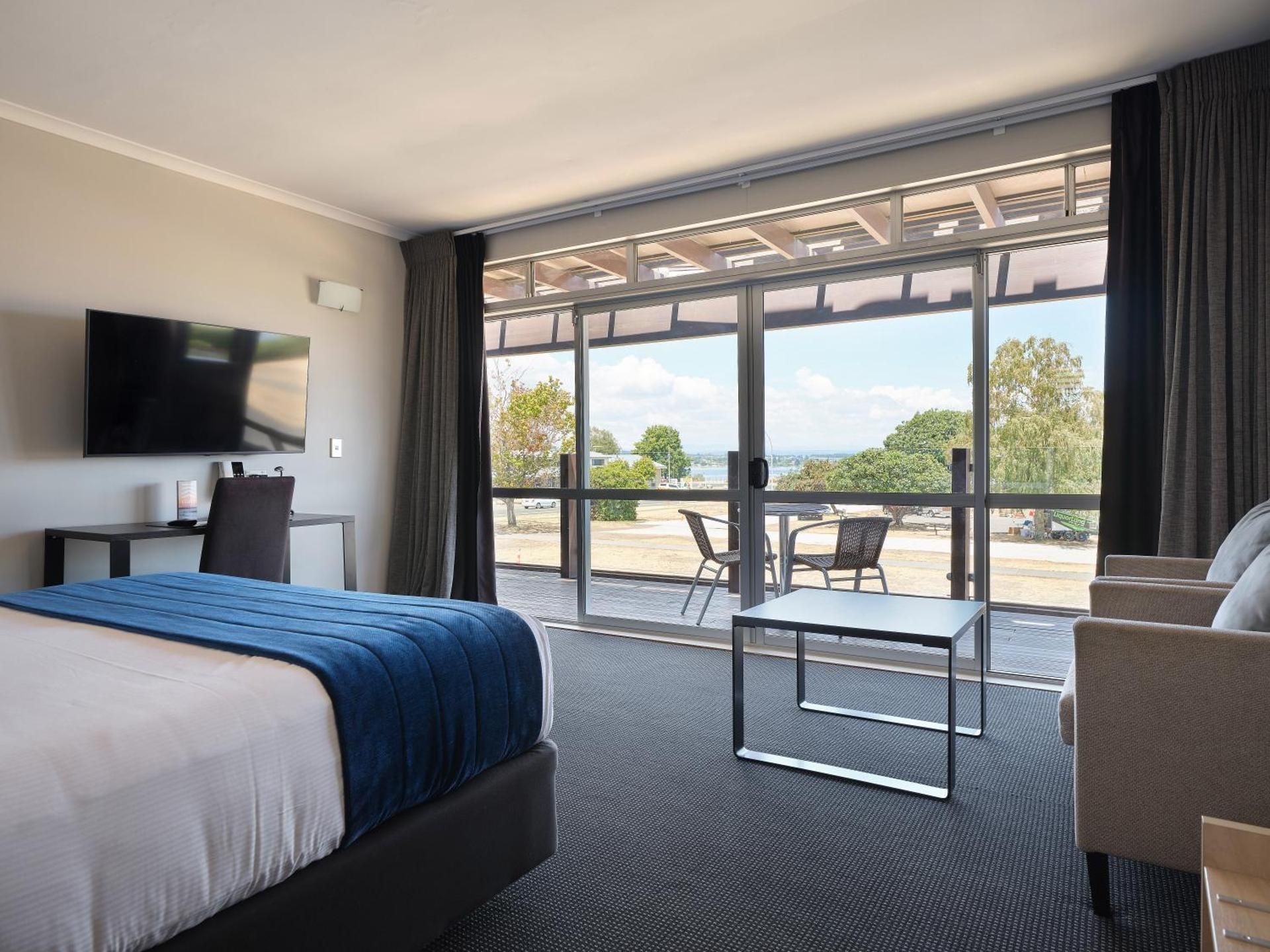 Executive One Bedroom Lakeview