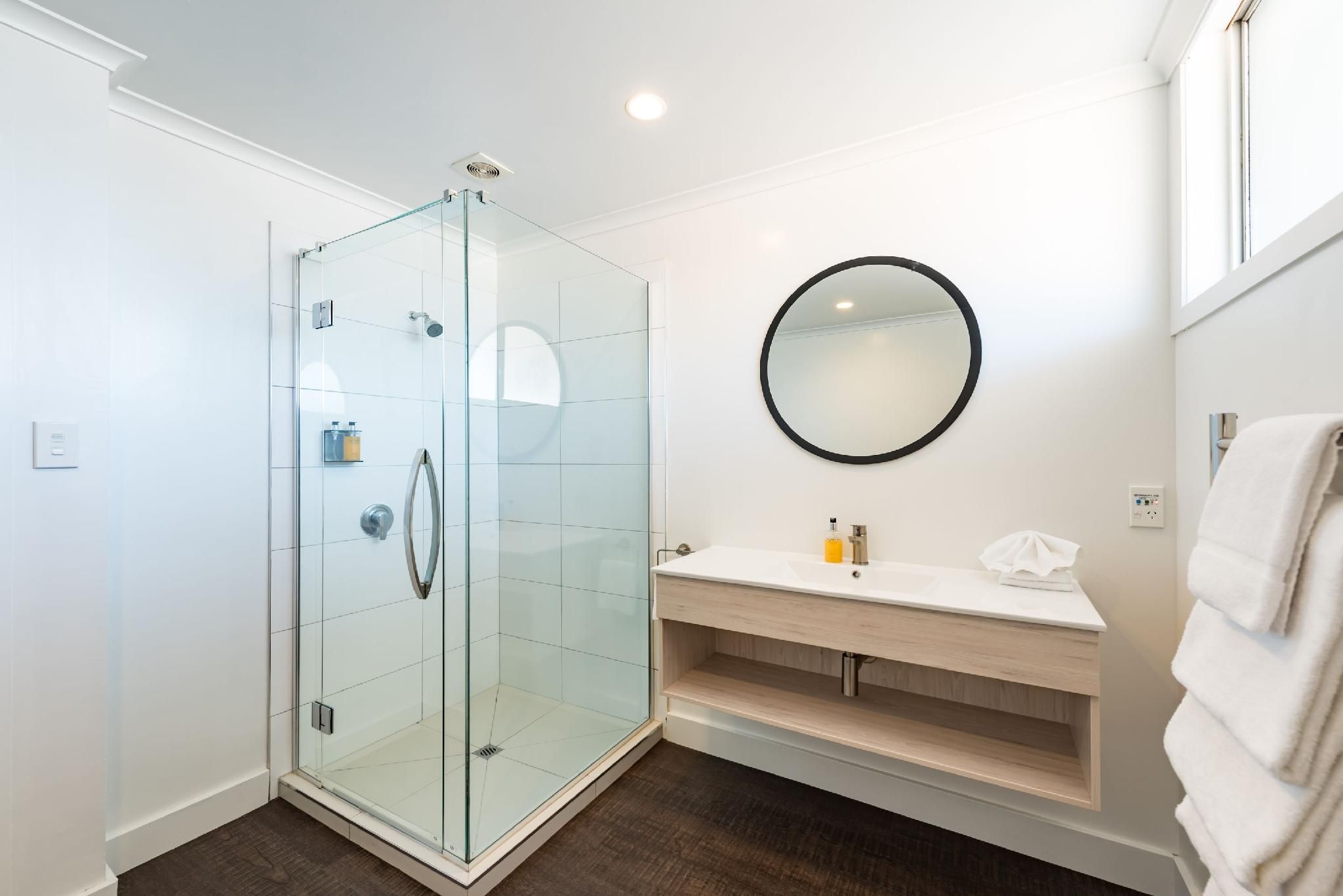 Executive One Bedroom Lakeview