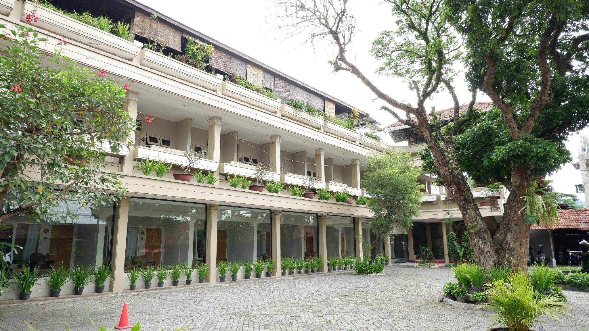 Hotel Catur Putra