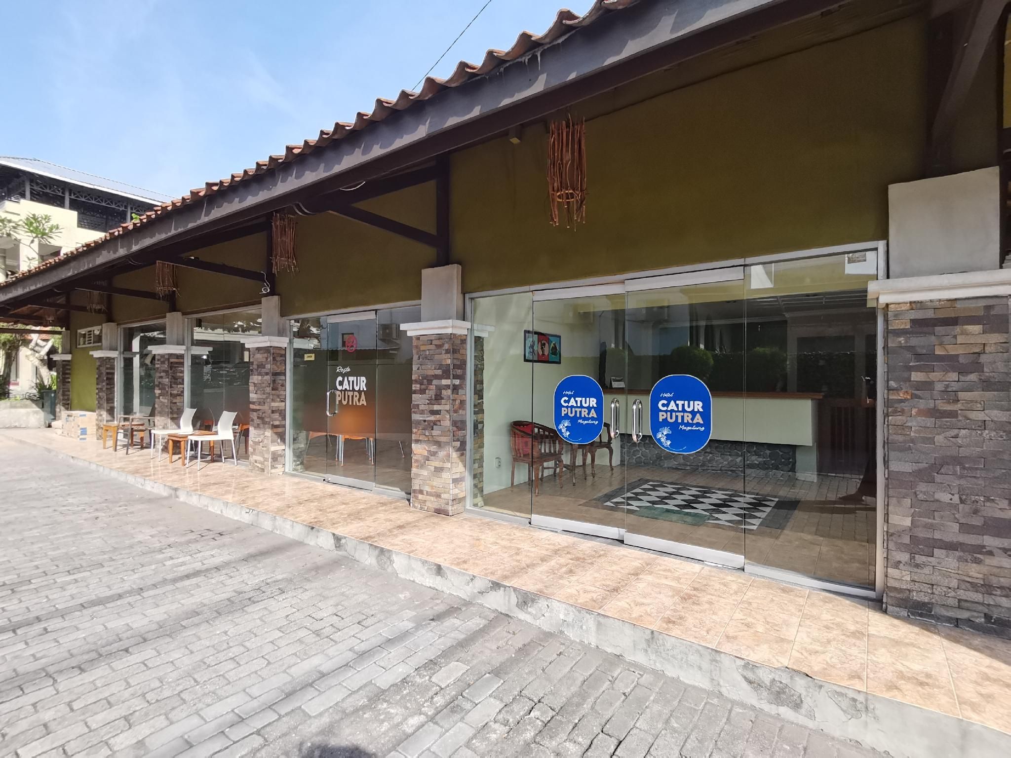 Hotel Catur Putra