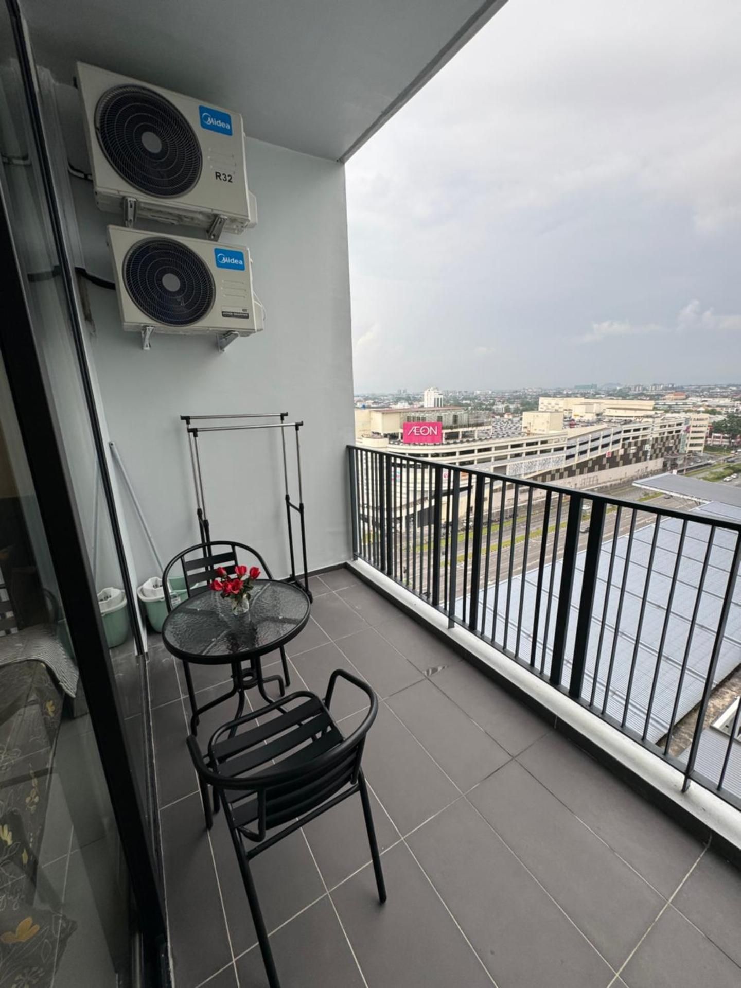 Studio Apartment with Balcony