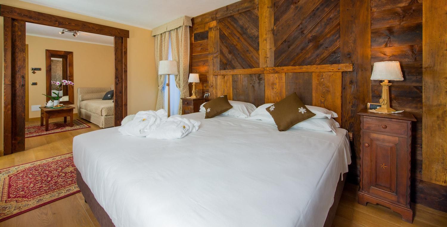 Suite with Mountain View