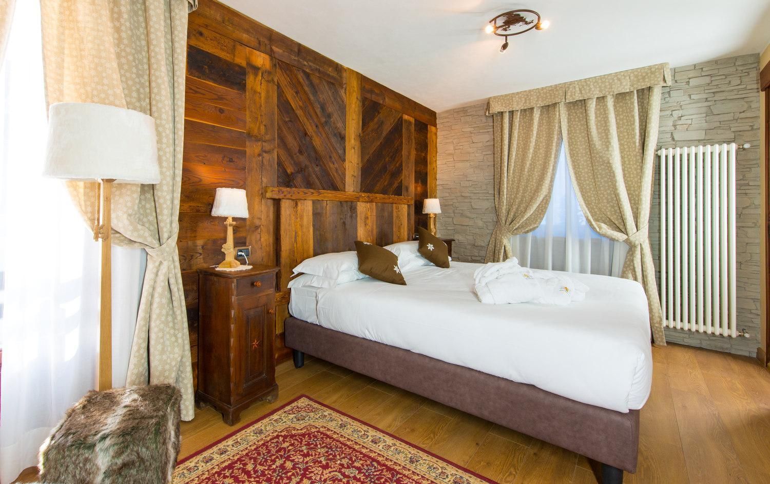 Suite with Mountain View