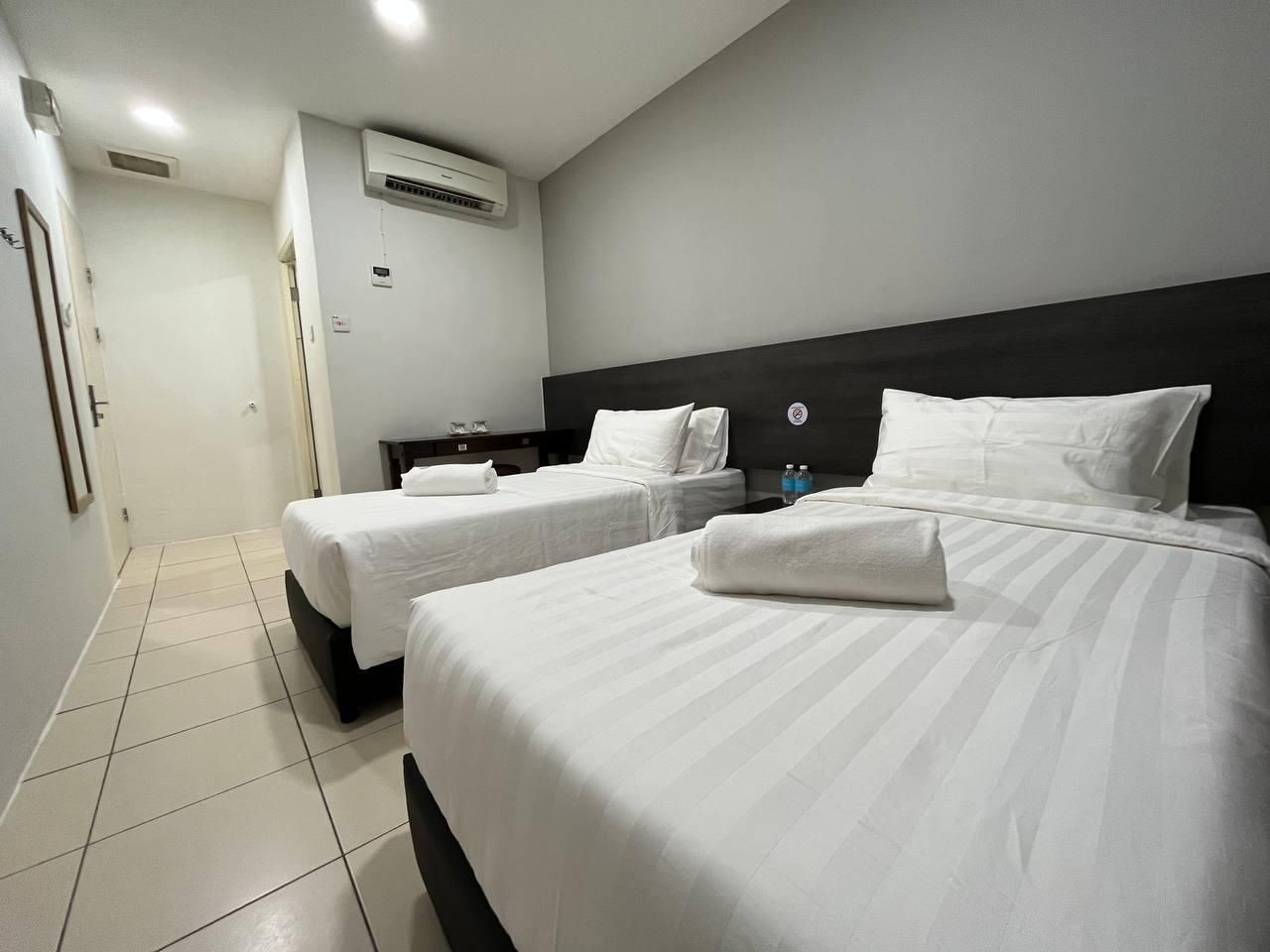 Deluxe Twin Room without Window
