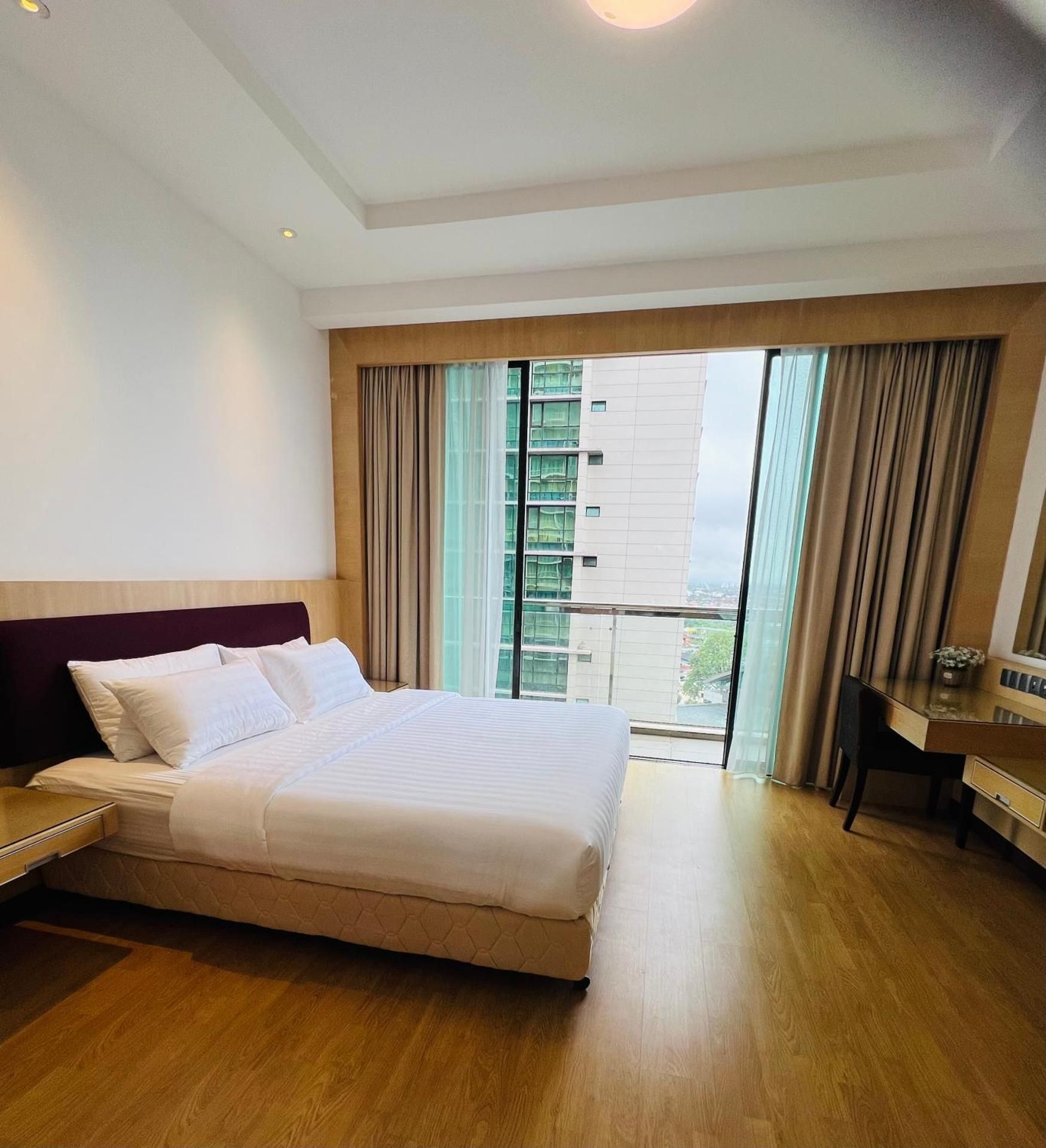Four-Bedroom Deluxe Apartment