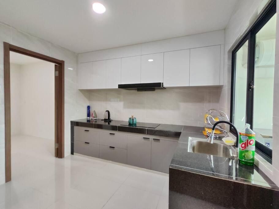 Three-Bedroom Standard Apartment