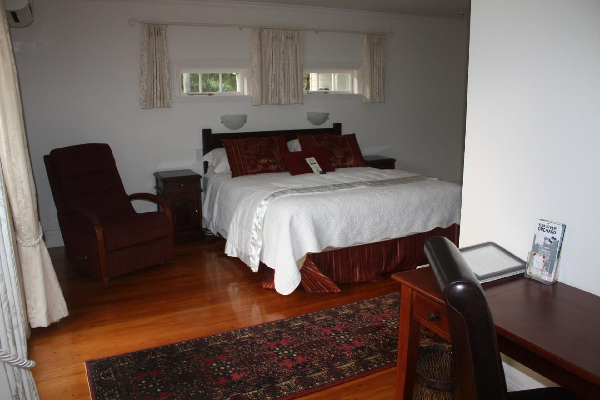 Deluxe King Suite