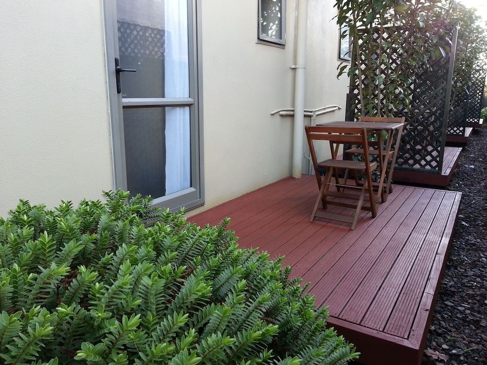 New Castle Motor Lodge Studio 4