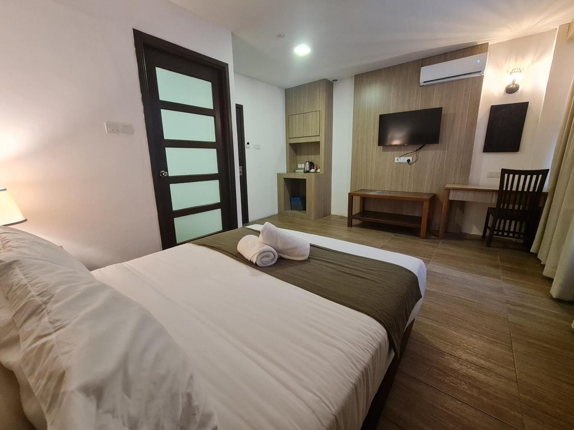 Deluxe Queen Room