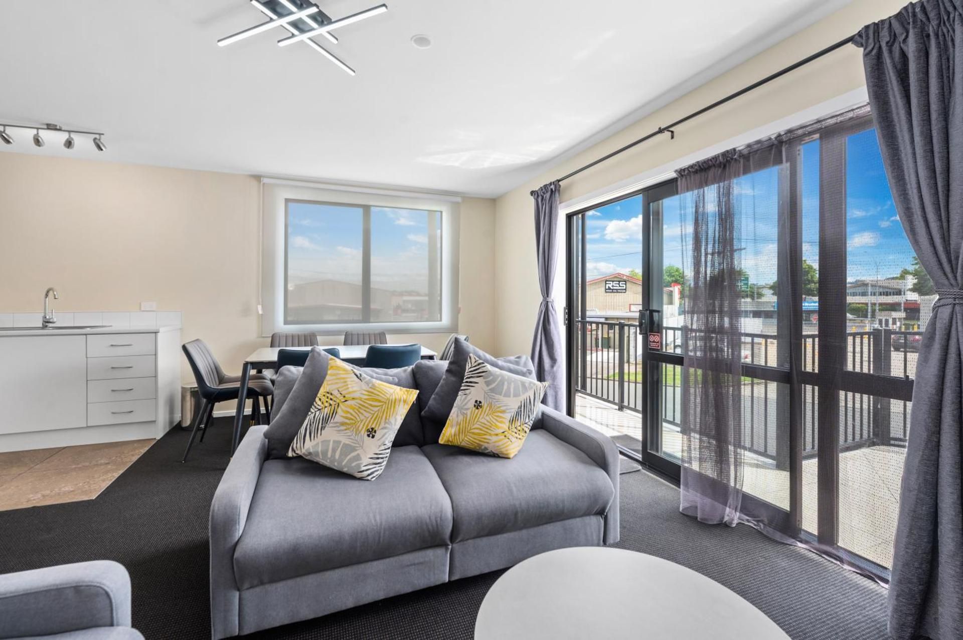 Interconnecting Apartment without Spa