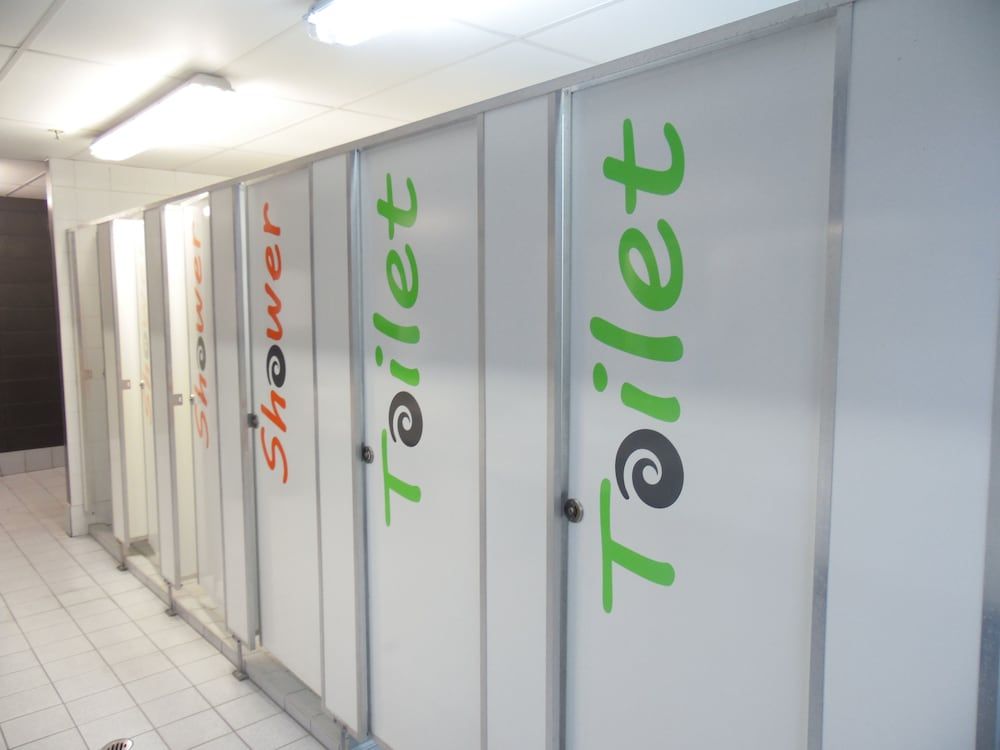 Rock Solid Backpackers Rotorua Private Double Room (Shared Bathroom) 5