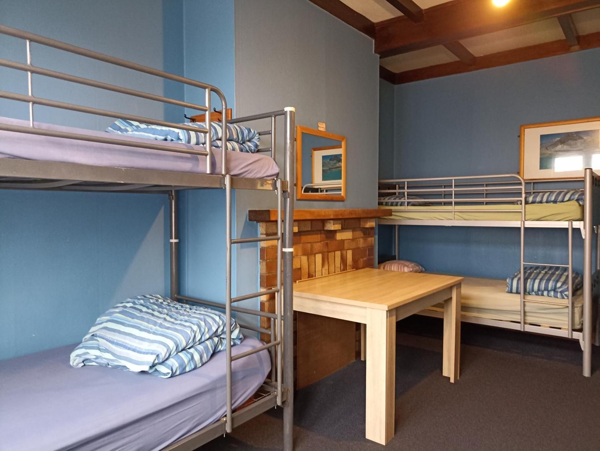 Bed in 6-Bed Female Dormitory Room (price per bed)