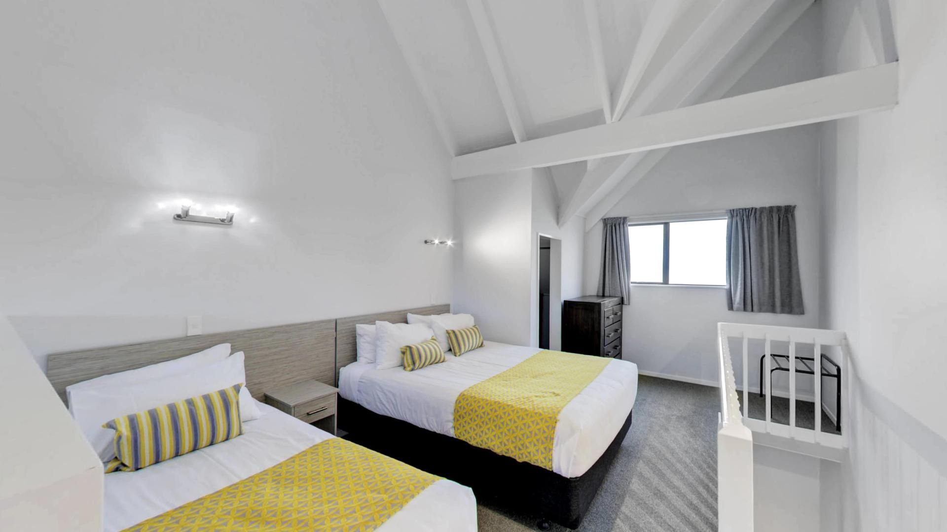 Family Apartment with Hot Tub - Split Level