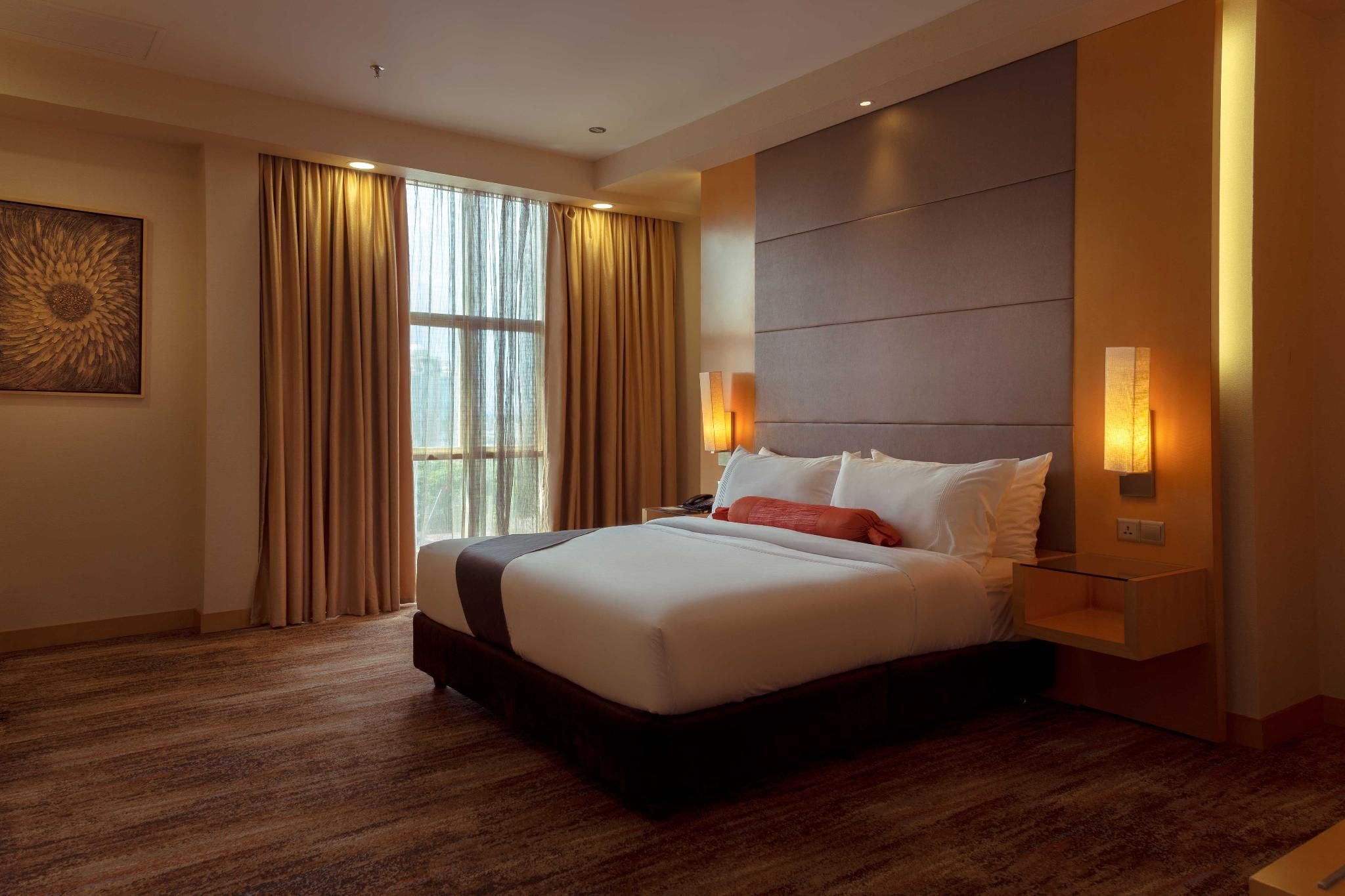 Premier King Suite