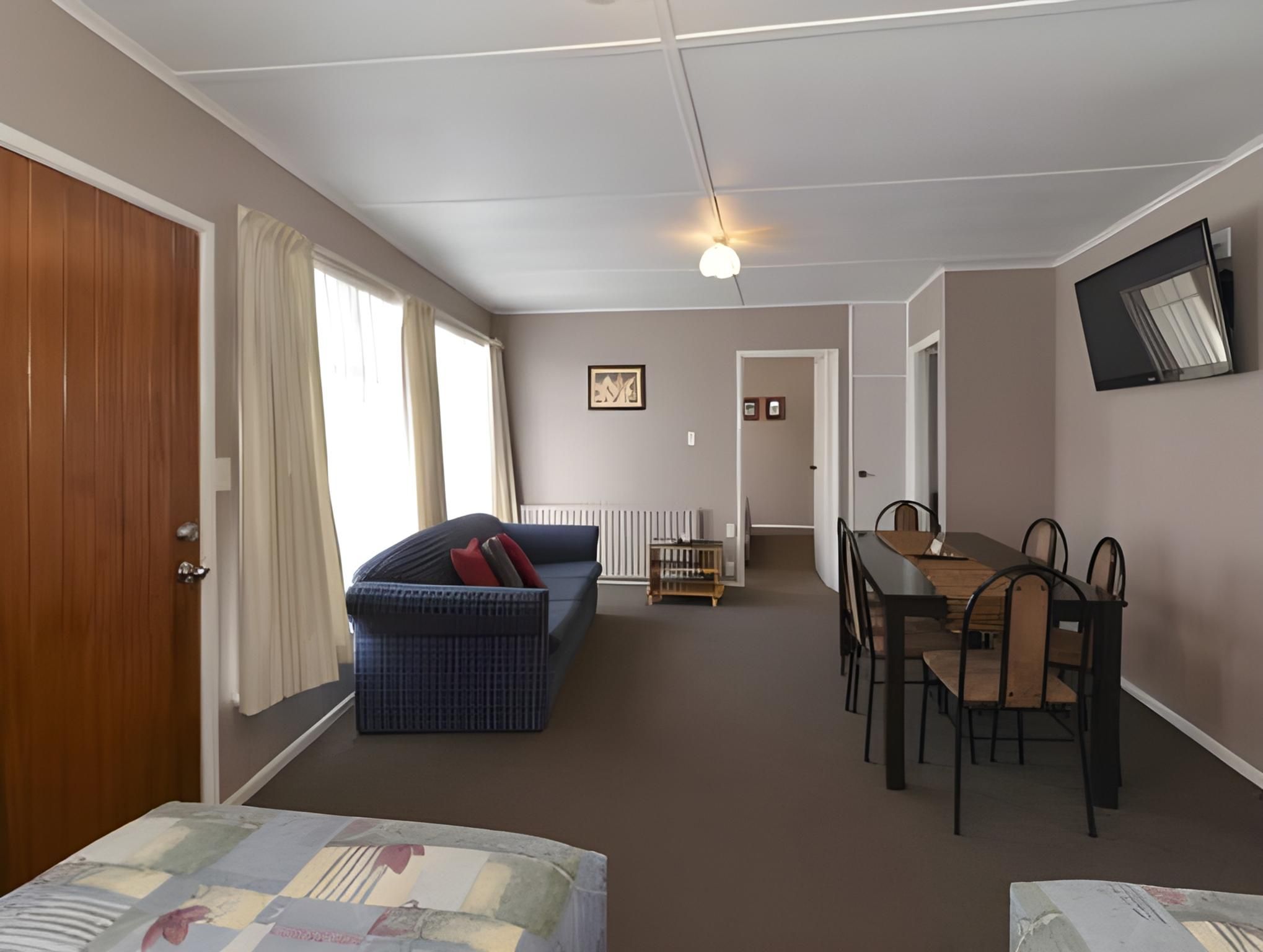 2 Bedroom Bungalow