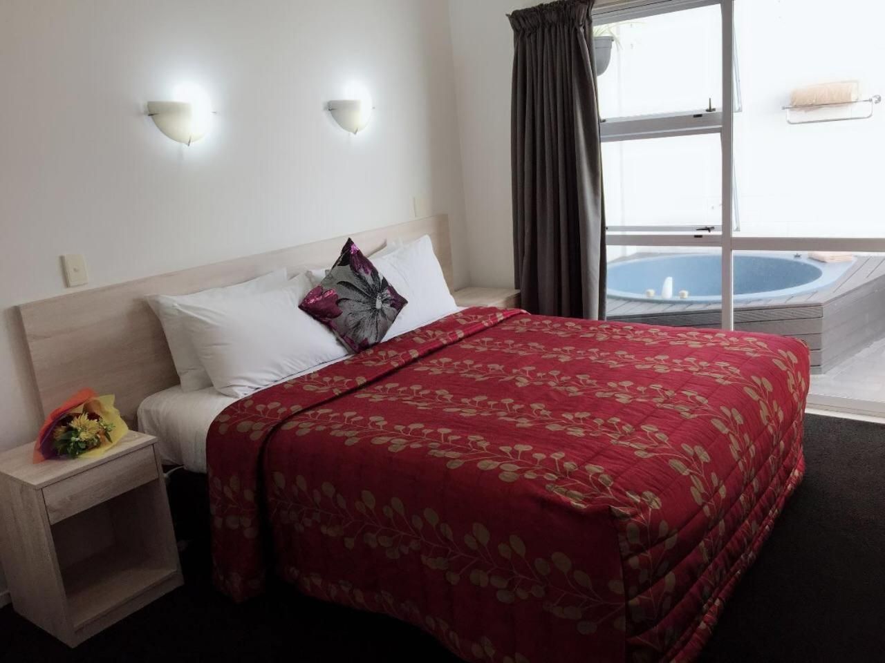 Rose Court Motel One-Bedroom Apartment