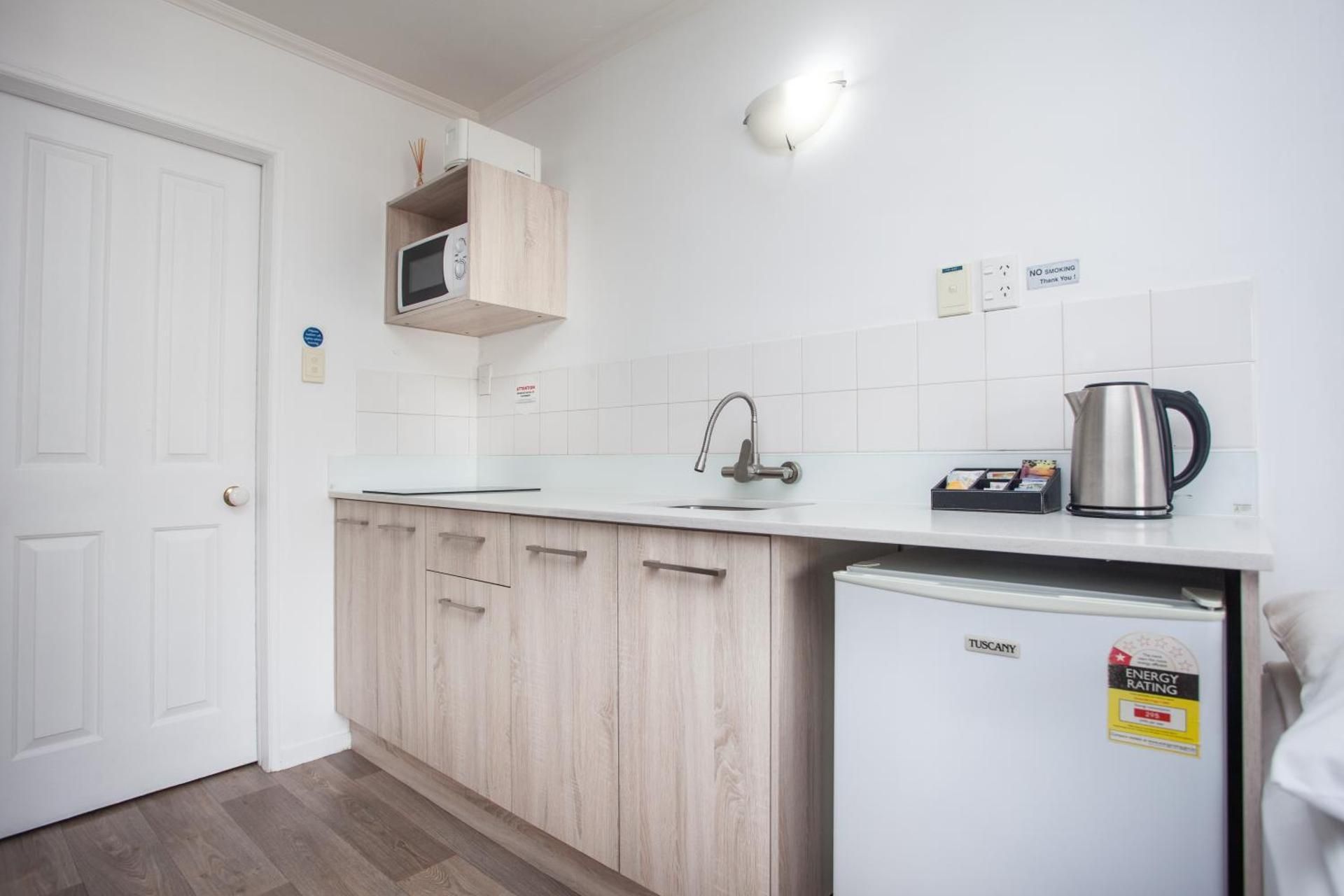 Rose Court Motel One-Bedroom Apartment 2