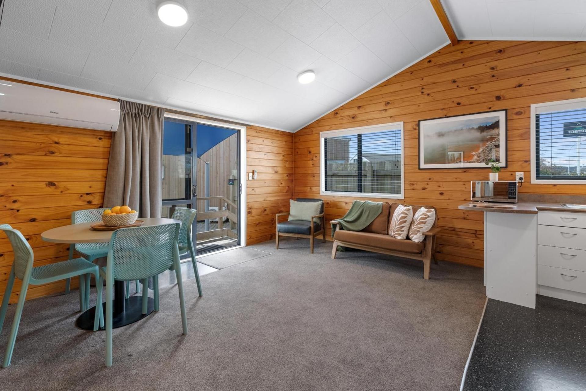 Tasman Holiday Parks – Rotorua Motel Two Bedroom 3