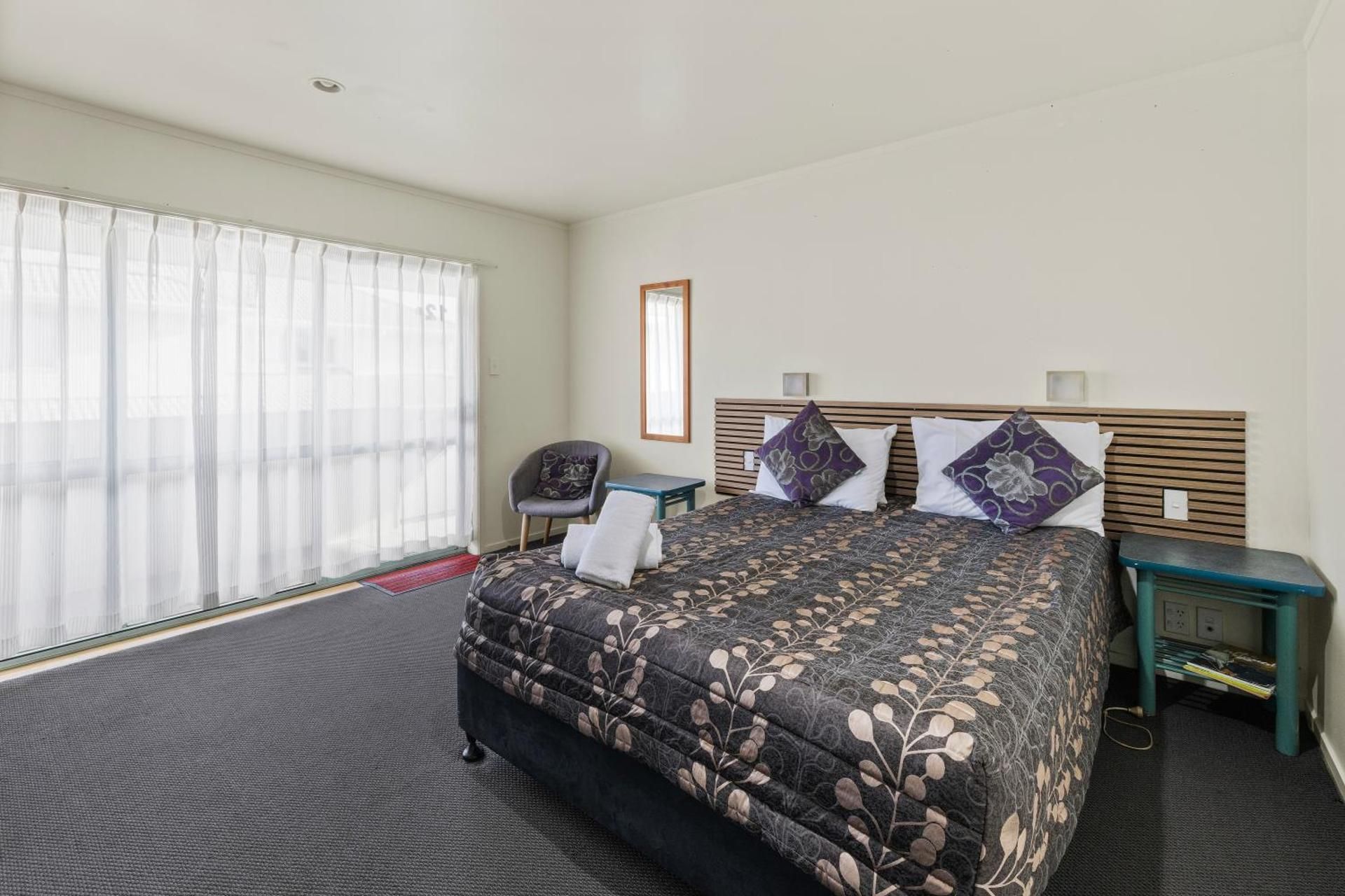 Studio with Spa Bath
