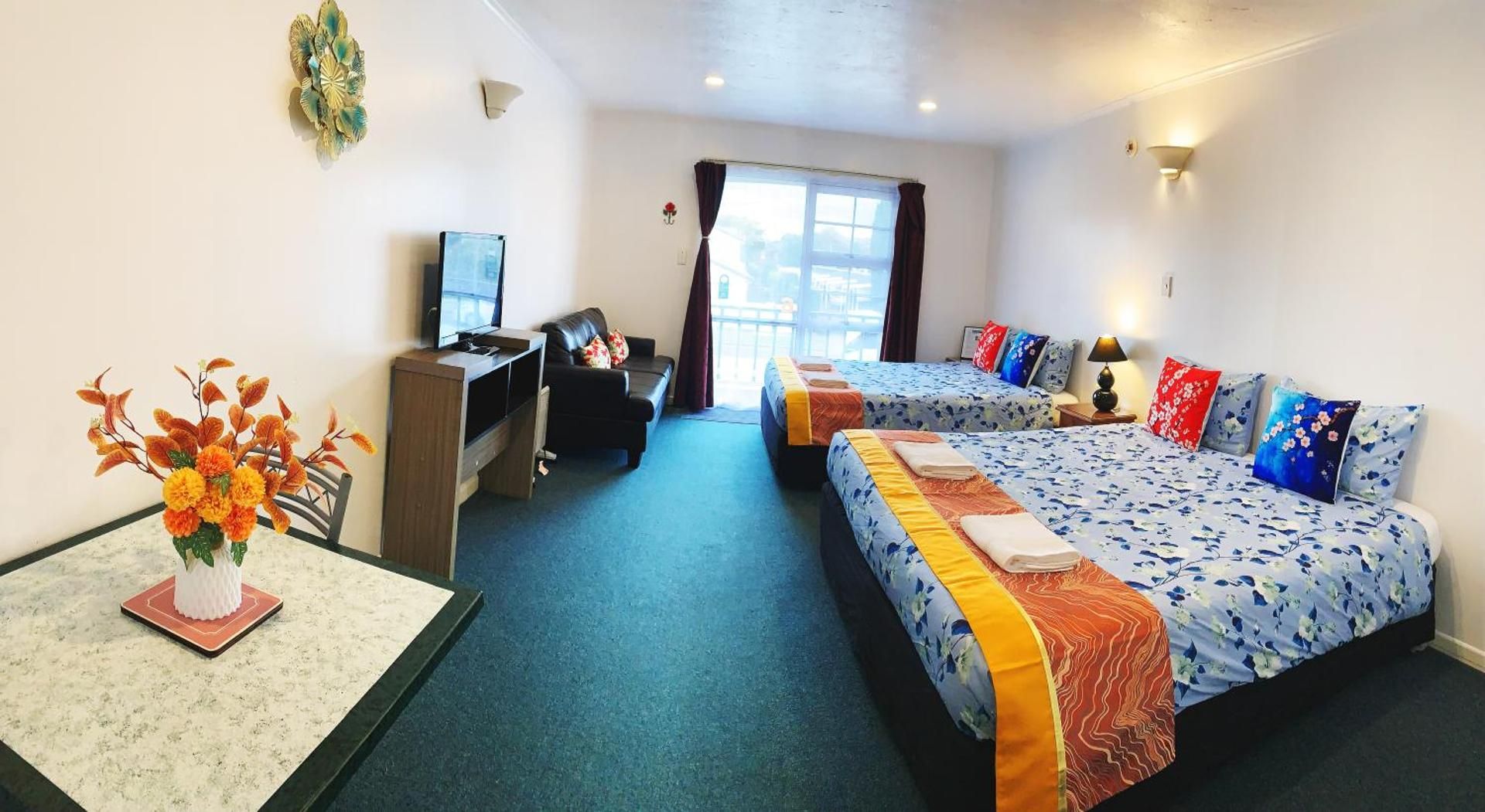 Deluxe Queen Studio