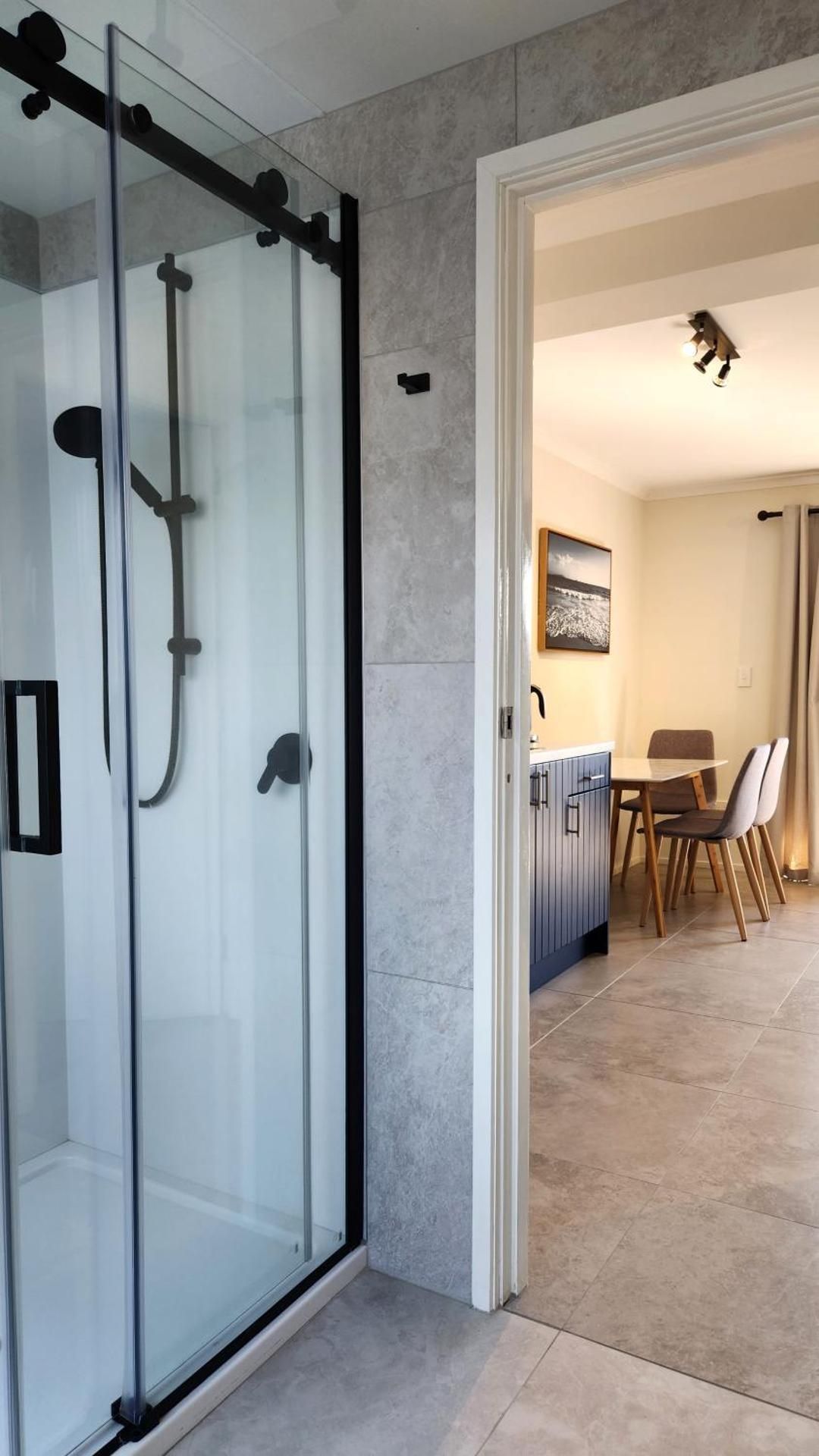 Deluxe Queen Suite