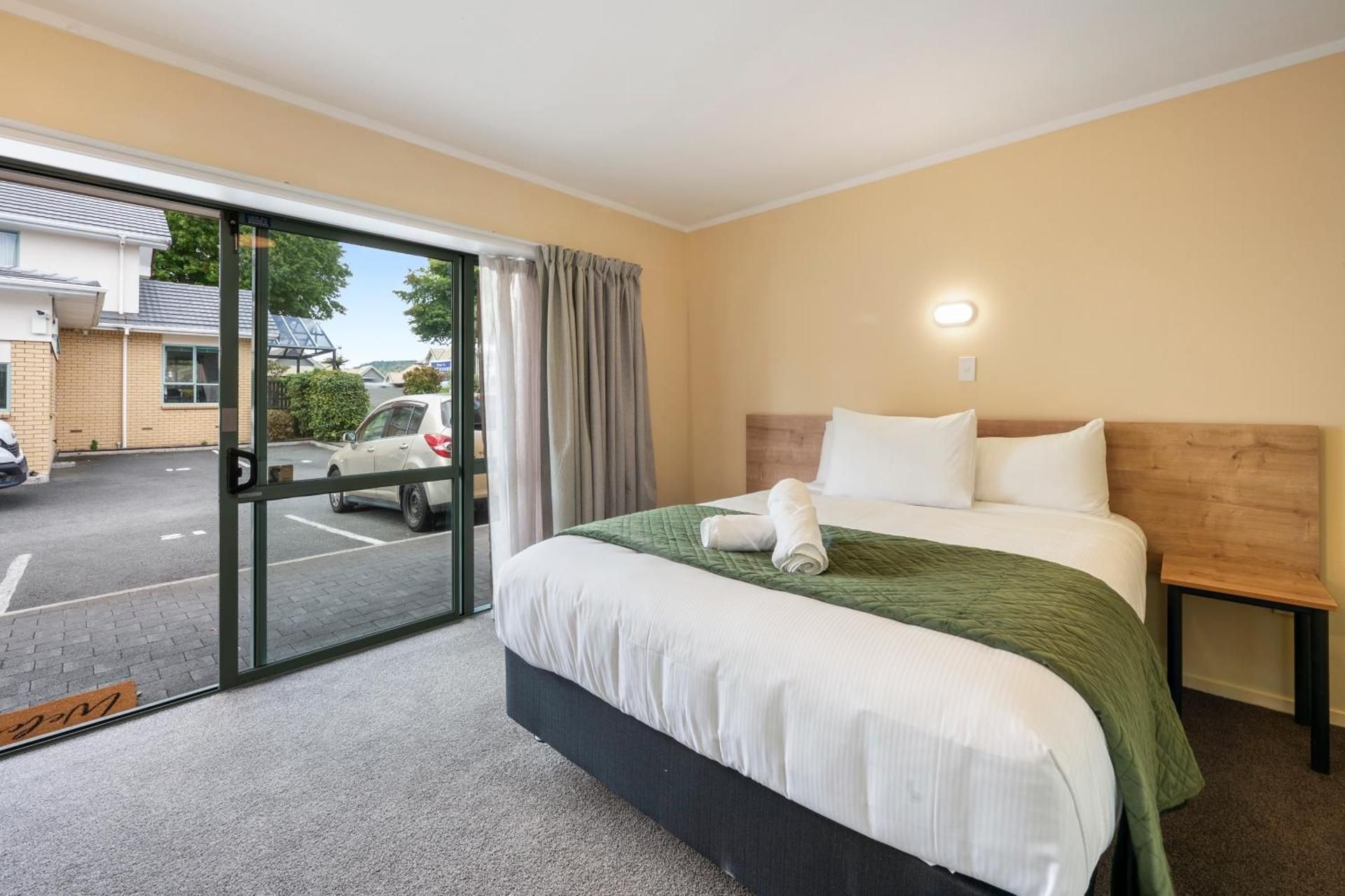 Fenton Court Motel Studio Spa Bath