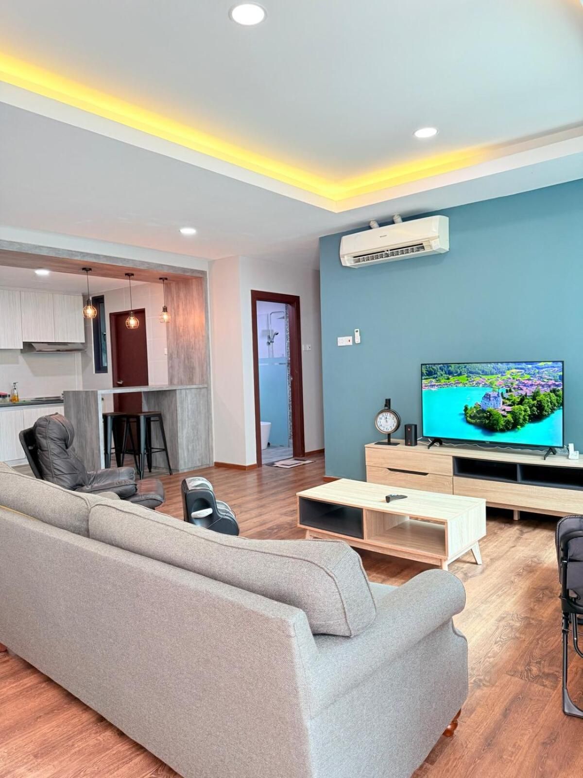 Three-Bedroom Apartment with Balcony