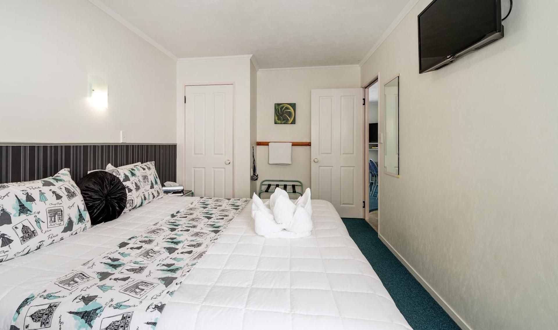 Two-Bedroom Apartment with Hot Tub