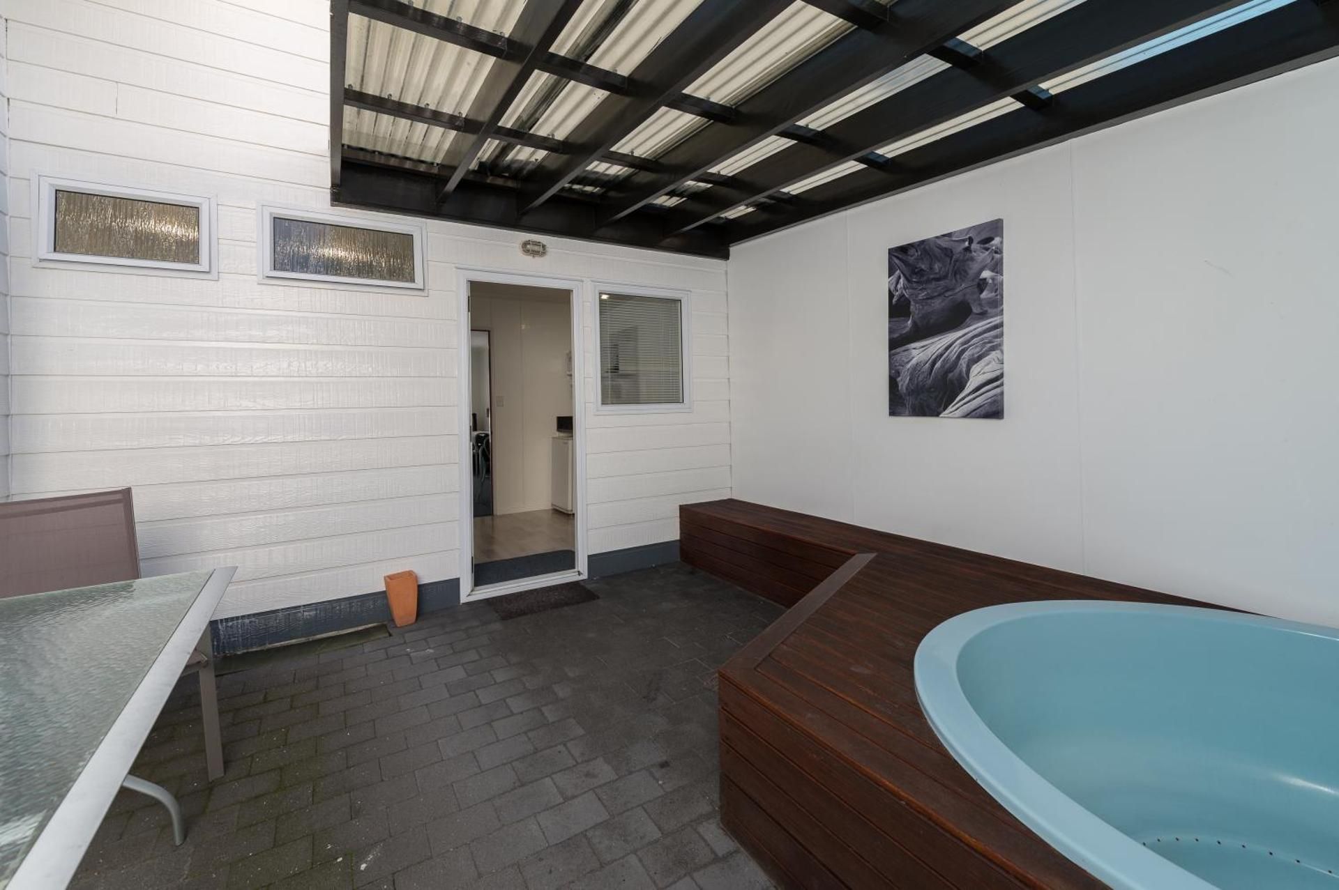 Twin Studio with Hot Tub