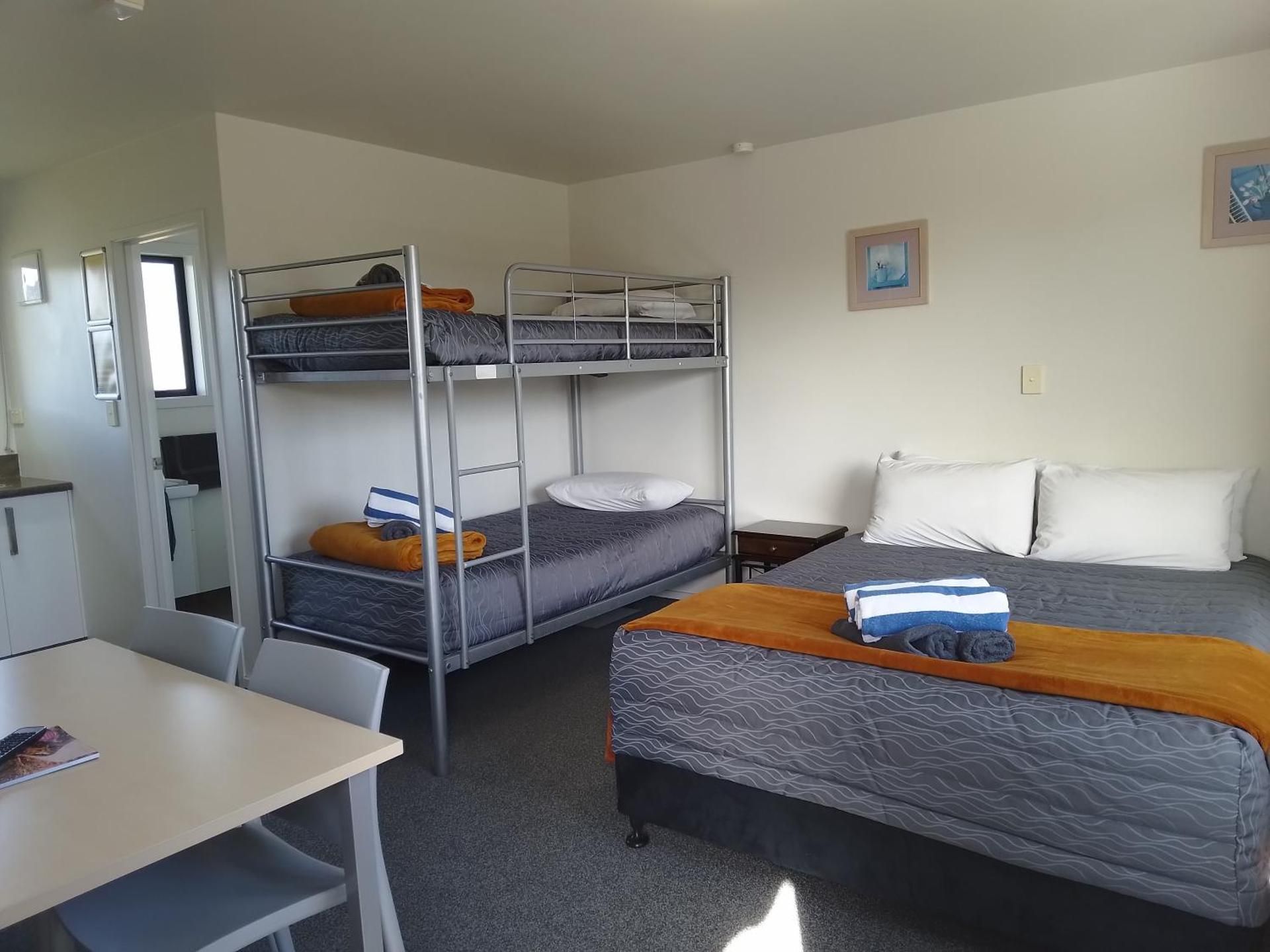 Economy Studio (4 Adults)