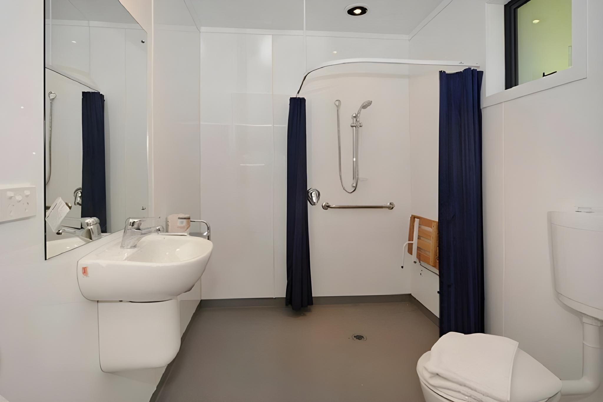 All Seasons Holiday Park Hotel Family Apartment