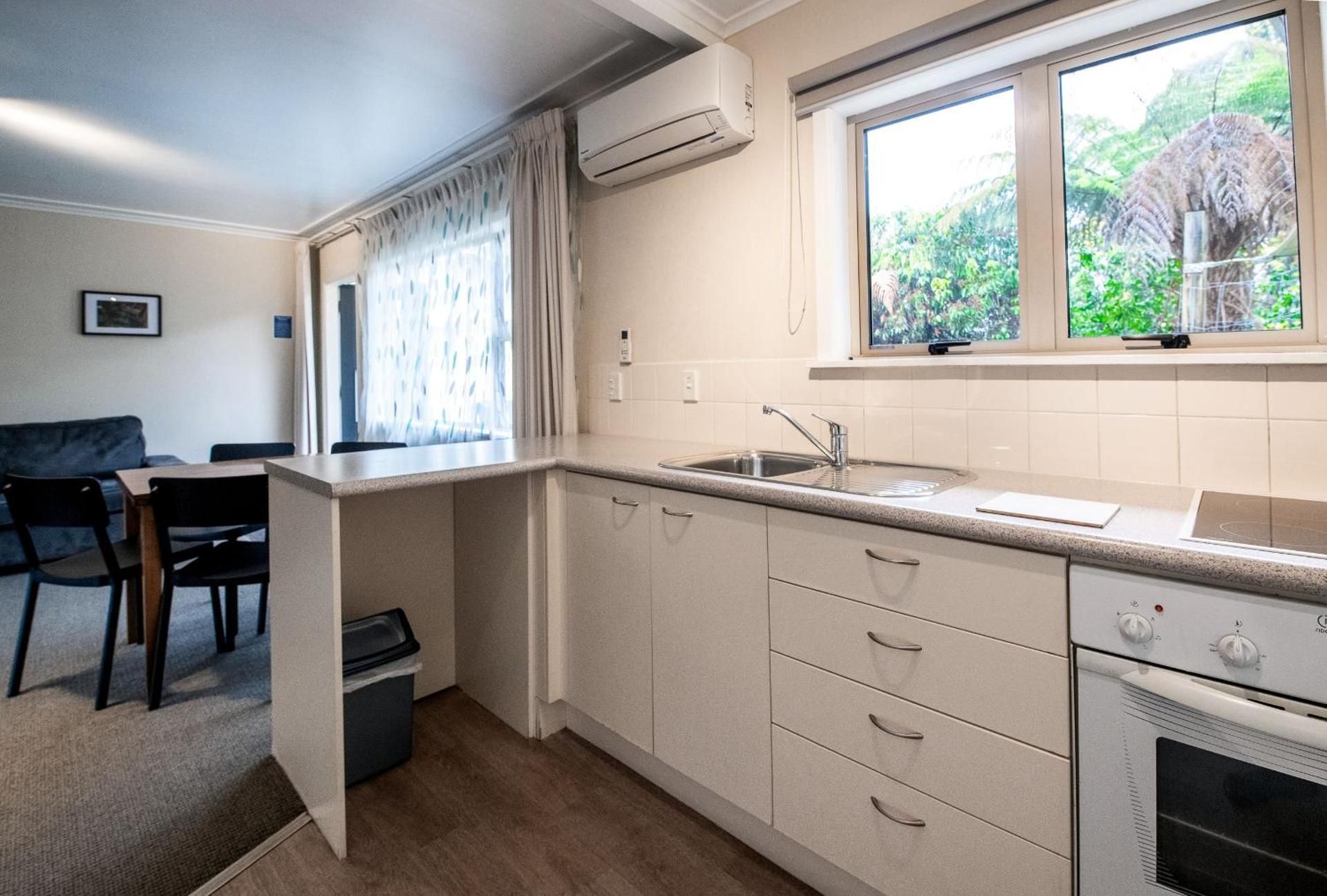 2-Bedroom Apartment with Outdoor Hot Tub