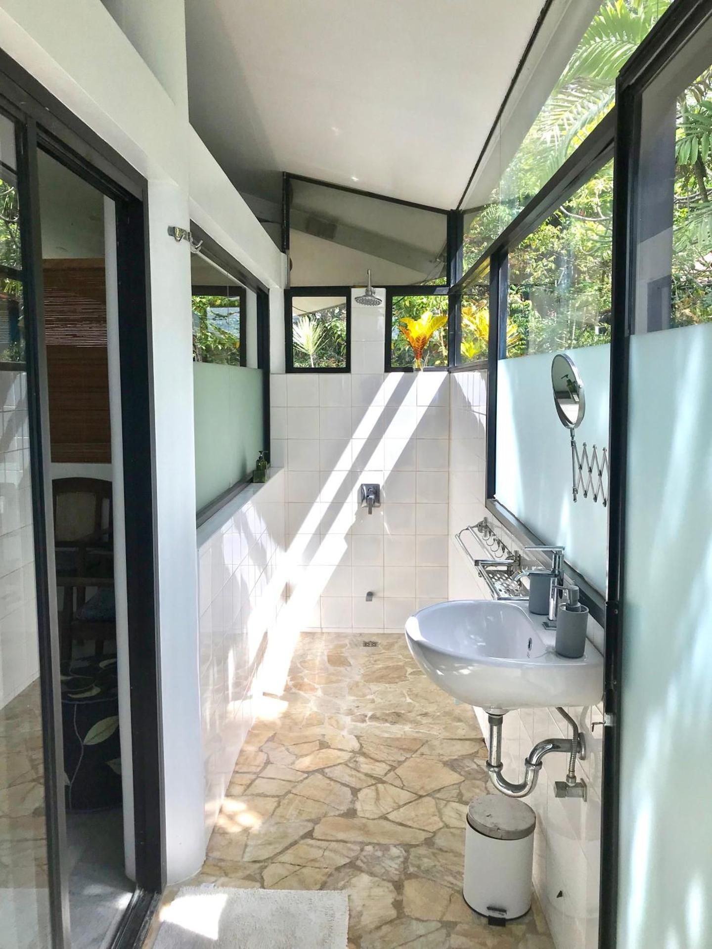 Deluxe Double Room with Side Sea View